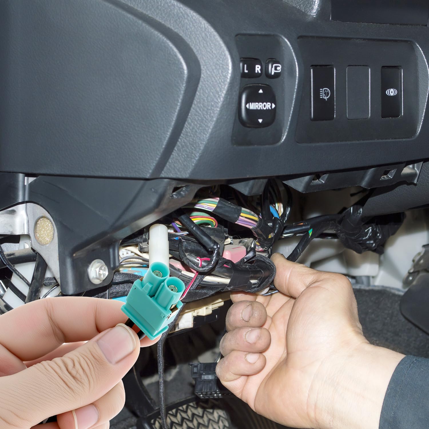 QWORK Wzmacniacz sygnału samochodowego, podwójny adapter Fakra na złącze DIN, adapter anteny samochodowej, kompatybilny z VW Touareg i Porsche Cayenne