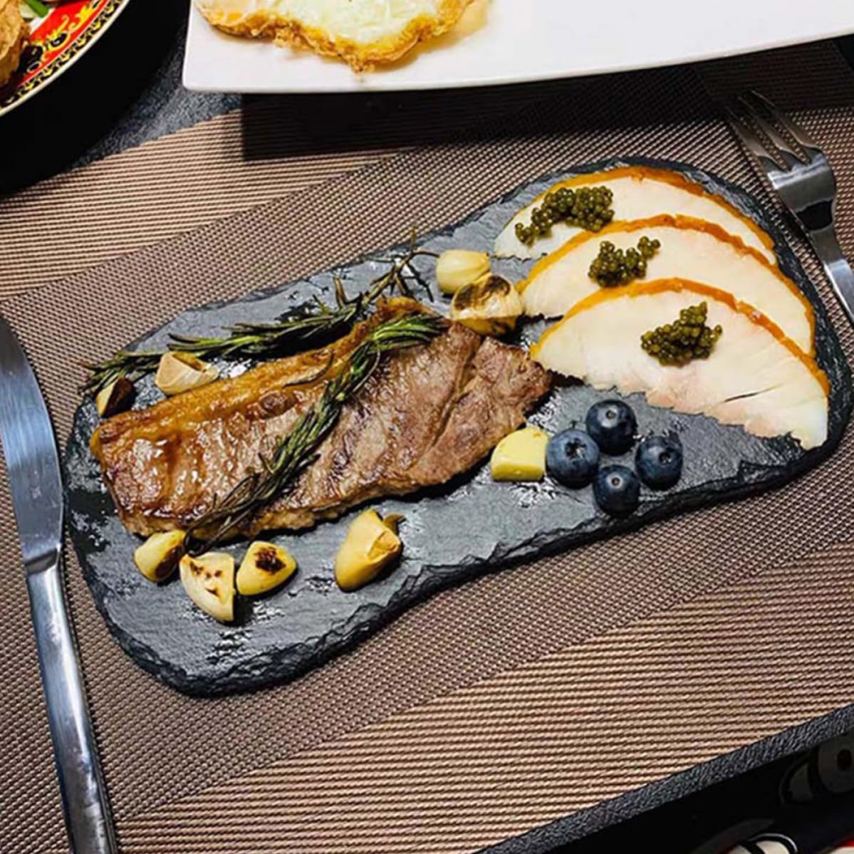 Plato en Forma de Riñón Negro para Servir de Pizarra | Bandeja Natural, Uso en Casa o Restaurante, para Invitados y Ocasiones de Inauguración