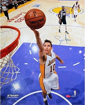 Amazon Nbaロサンゼルスレイカーズsteve Nashレイアップagainst The Oklahoma City Thunder署名写真 Steiner Sports フォト カード コイン