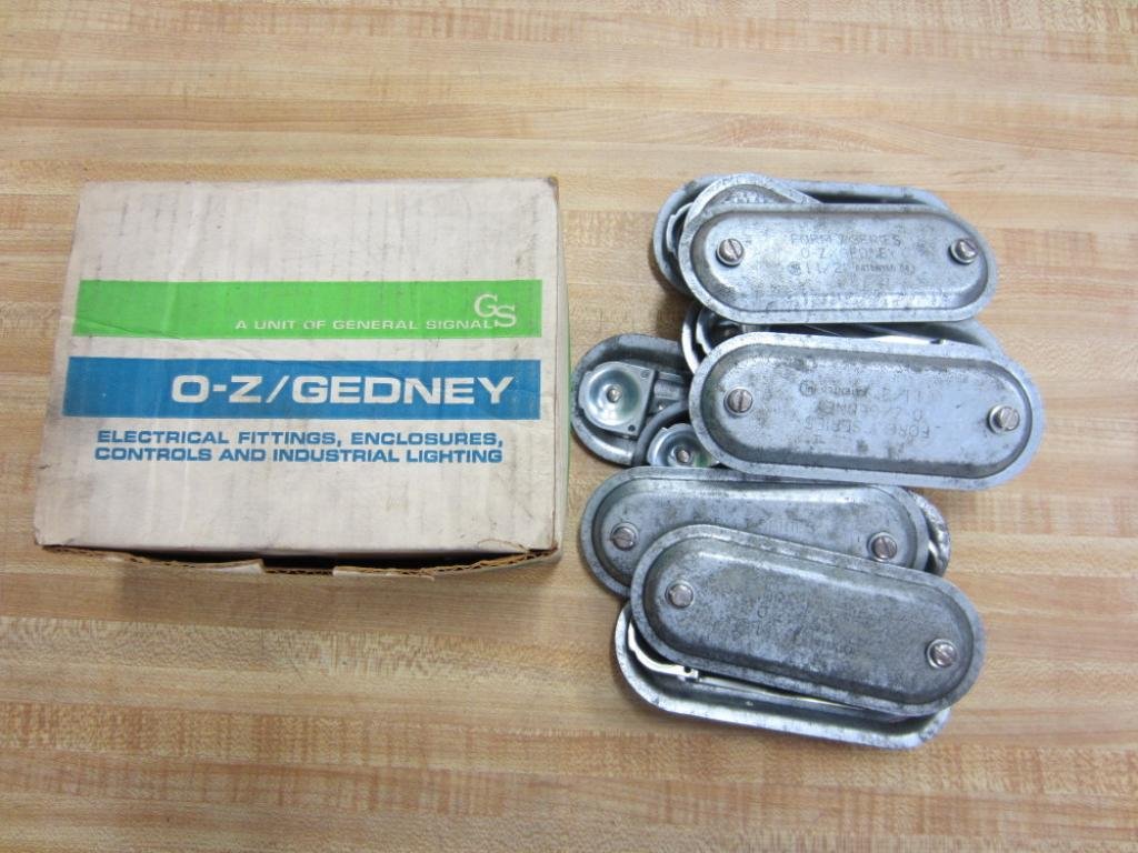O-Z Gedney 570 1-1/2" Conduit Cover (Pack of 10)