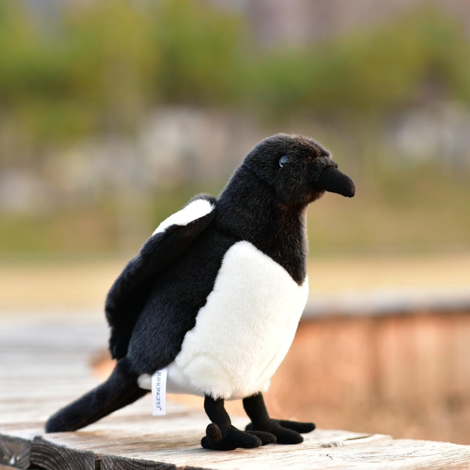 Simulated Magpie Plush Toy, Realistic Bird Doll, Children's, with Aluminum Wire on Both feet to Stand Firmly on the Table