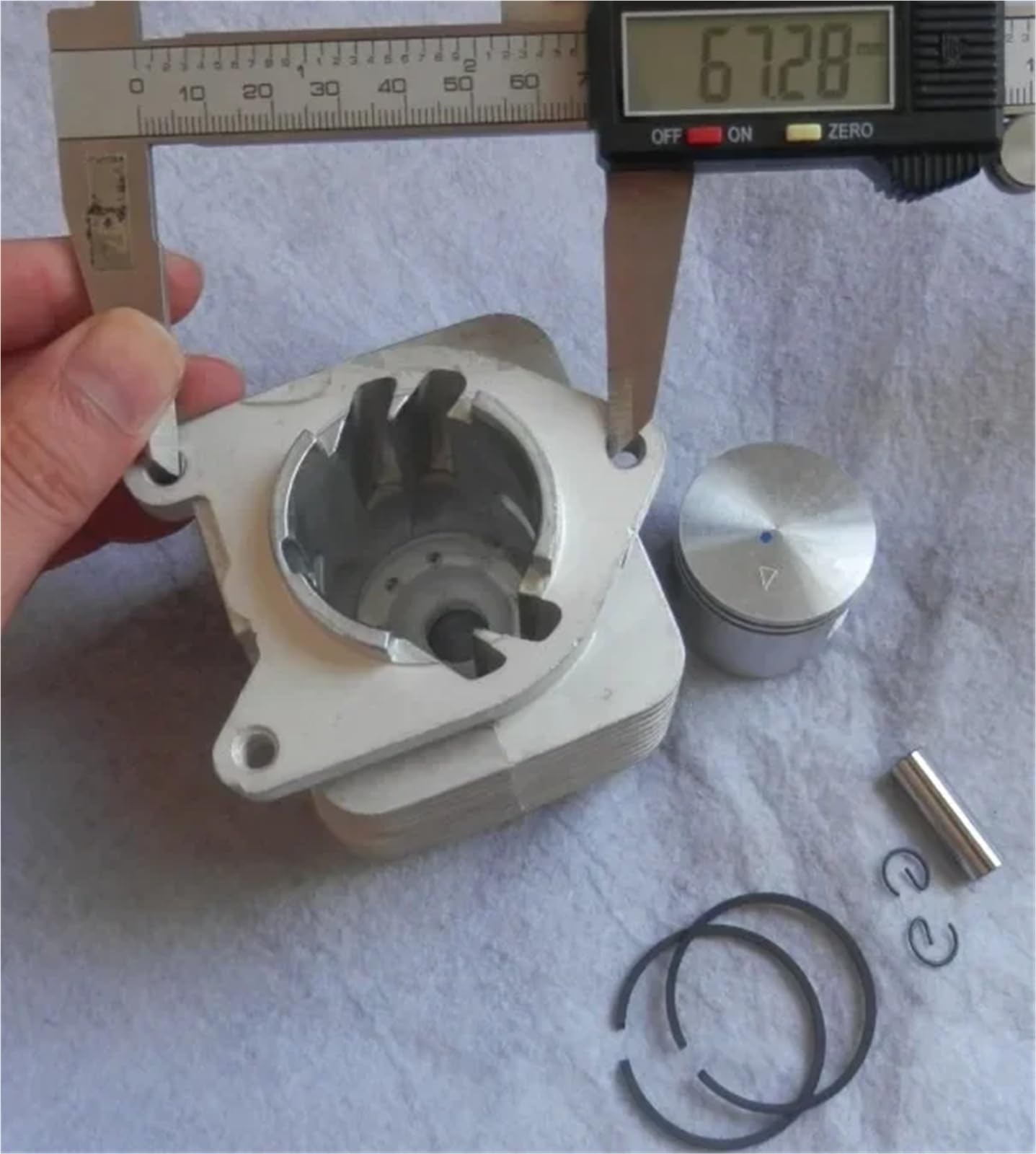 ZESTAW CYLINDERÓW S30 36,5 MM DO H0MELITE S-30 I WIĘCEJ KOSA 30 cm3 ZYLINDER PIERŚCIENIE TŁOKOWE ZAKŁADKI SPRĘŻAJĄCE ZESPÓŁ SWOJKA KC13011AA