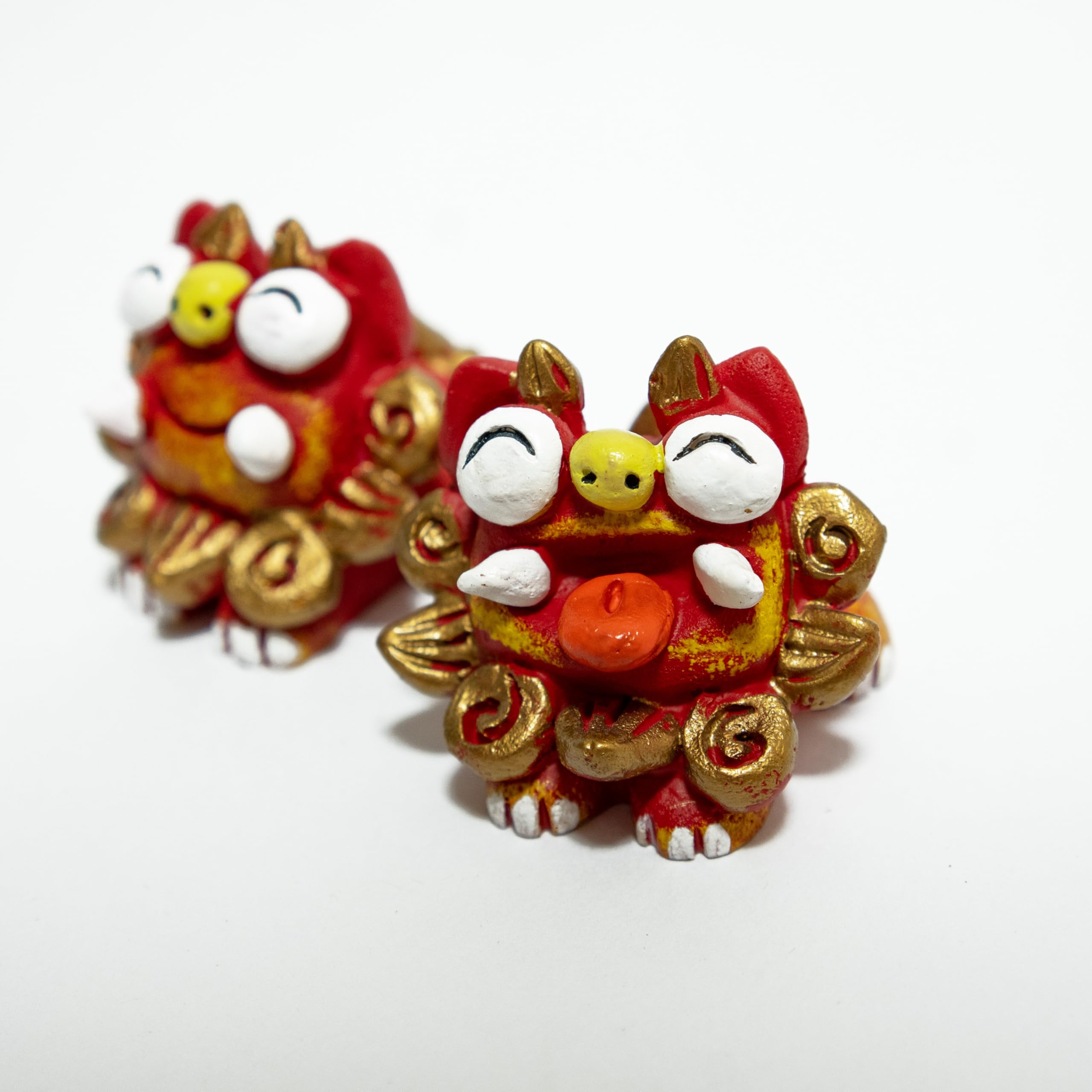 Amazon.co.jp: シーサー ペア 置物 玄関 漆喰調 ニコニコ 獅子