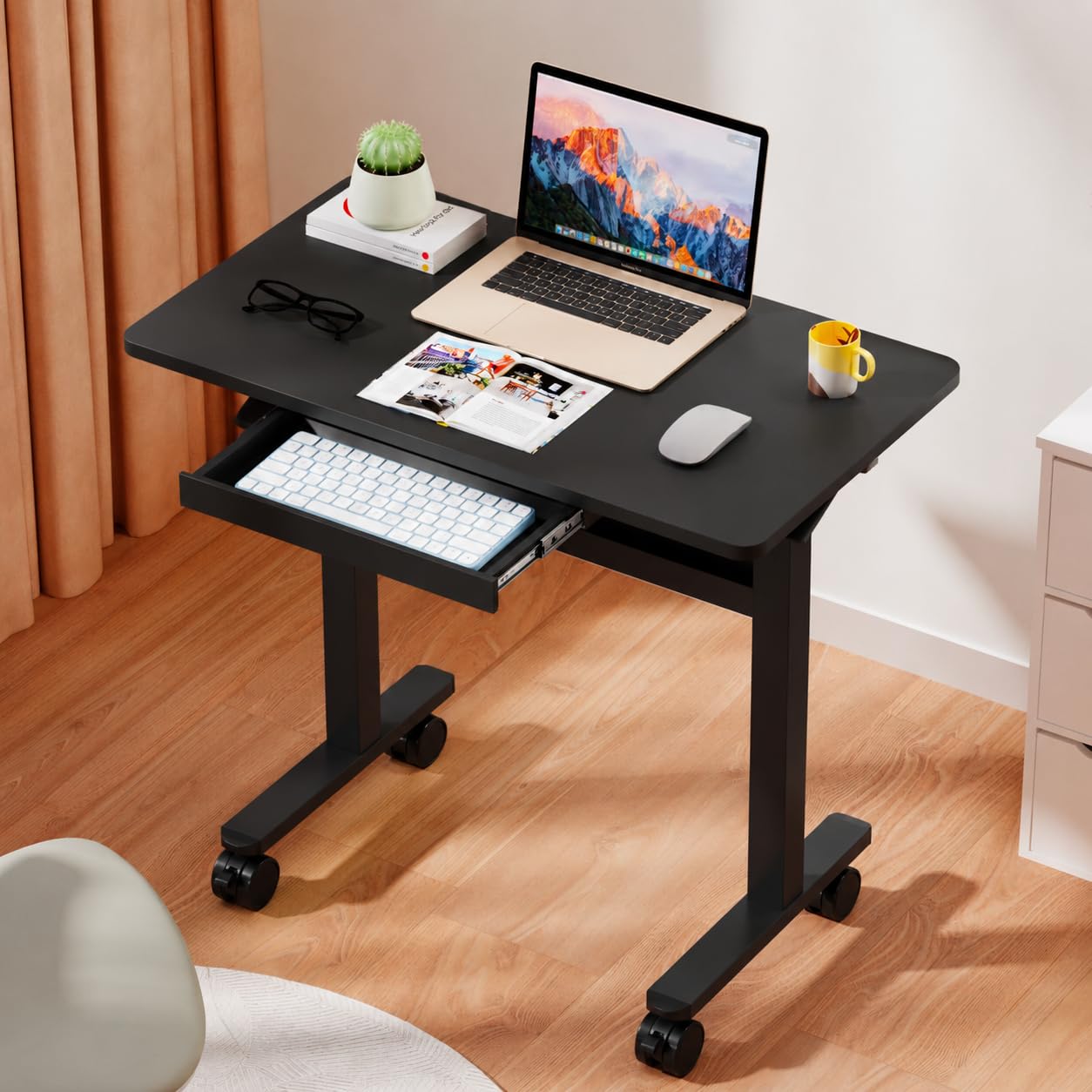Escritorio Regulable en Altura Neumático con Ruedas, Mesa de Trabajo Ergonómica para Oficina en Casa, Soporte para Computadora Portátil, Móvil y Estable, Negro