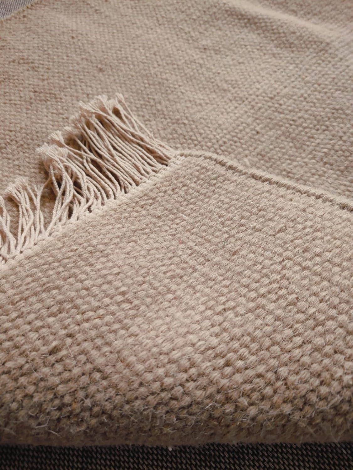 Natural Jute Table Mat with Fringe, Square, Beige Woven Placemat, Rustic Farmhouse Decor (4 * 6 feet)