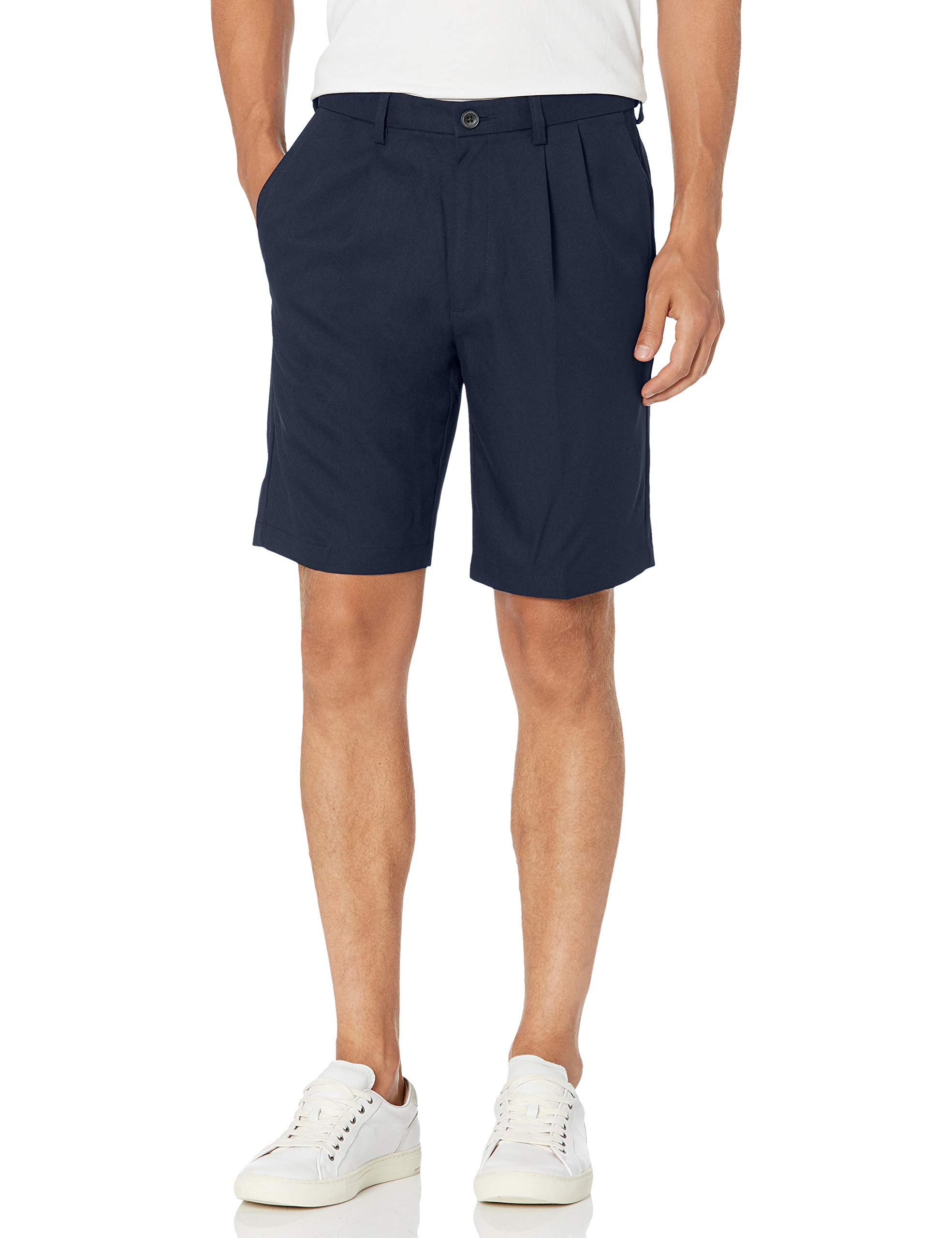 HaggarMen's Cool 18 Pro Straight Fit Pleat Front 4-Way Stretch Expandable Waist Short with Big & Tall Sizes