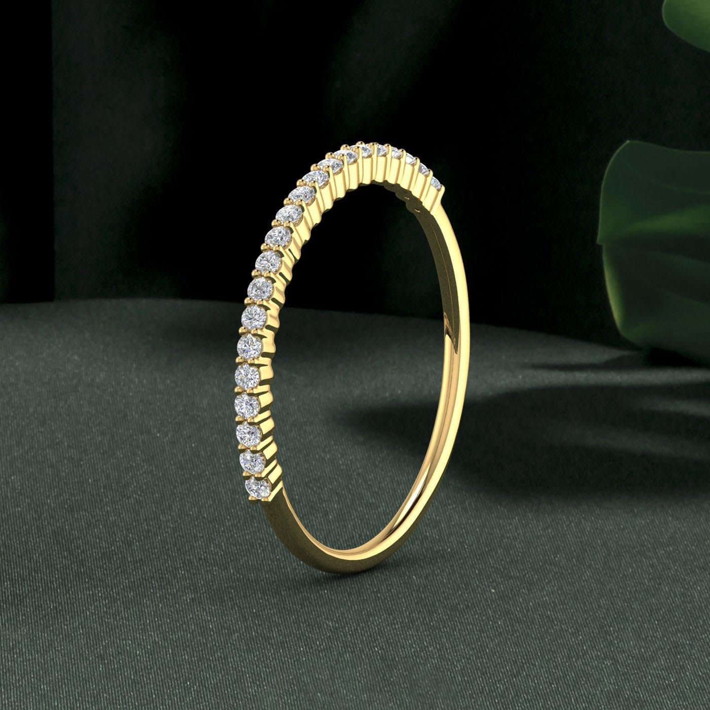 0.13 Carat Diamond Wedding Band Ring in 10K Gold