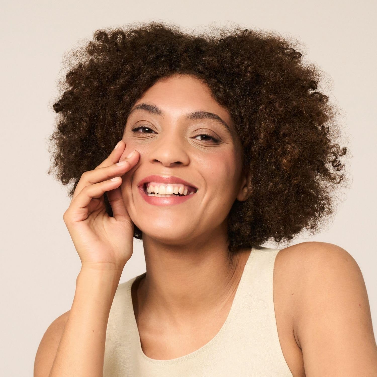 M. Asam MAGIC FINISH Supercharge Serum Foundation Cool Honey (1.01 Fl Oz) - Moisturizing Make Up & Firming Face Serum In One, Anti-aging CC Cream With Optimal Coverage & Hyaluronic Acid - Image 3