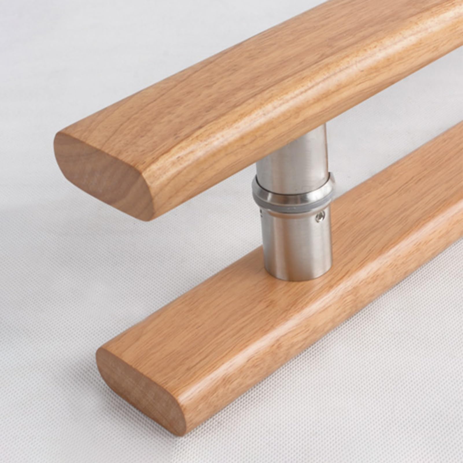 Poignée de porte bois 150 cm pour manipuler facilement les grands vitrages