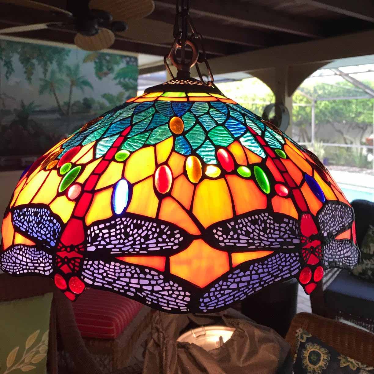 Bieye L30709 Libellule Style Tiffany Suspension en vitrail avec abat-jour de 40,6 cm de large, orange et bleu