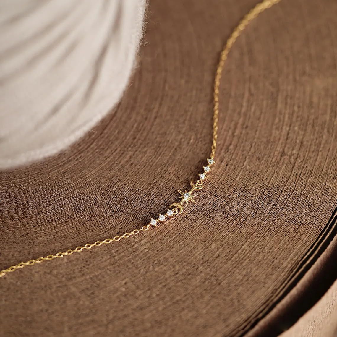 VLINRAS 14K Gold Starburst Moon Bracelet for Women, Gold Star Bracelet Birthday Gift for Bridesmaid Gift, Christmas Gift - Image 2