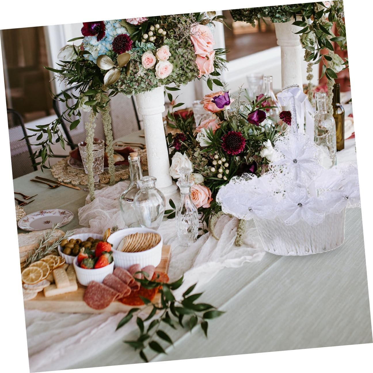 LABRIMP Pearl and Rhinestone Bow Wedding Flower Basket for Flower, White Decorative Basket with Handle for Wedding Decor and Ceremony Supplies
