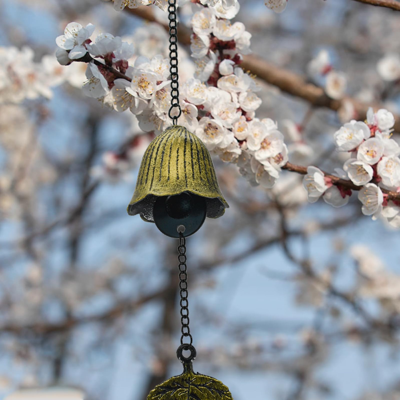 MrMrKura 風鈴 鋳鉄製 南部鉄器 金属 白 ピンク 南部風鈴 ウィンドチャイム 鉄器 おしゃれ 伝統工芸 人気 可愛い 手作り 玄関 花型 澄んだ音 夏の風物語 プレゼント ホーム飾り (ブロンズ)