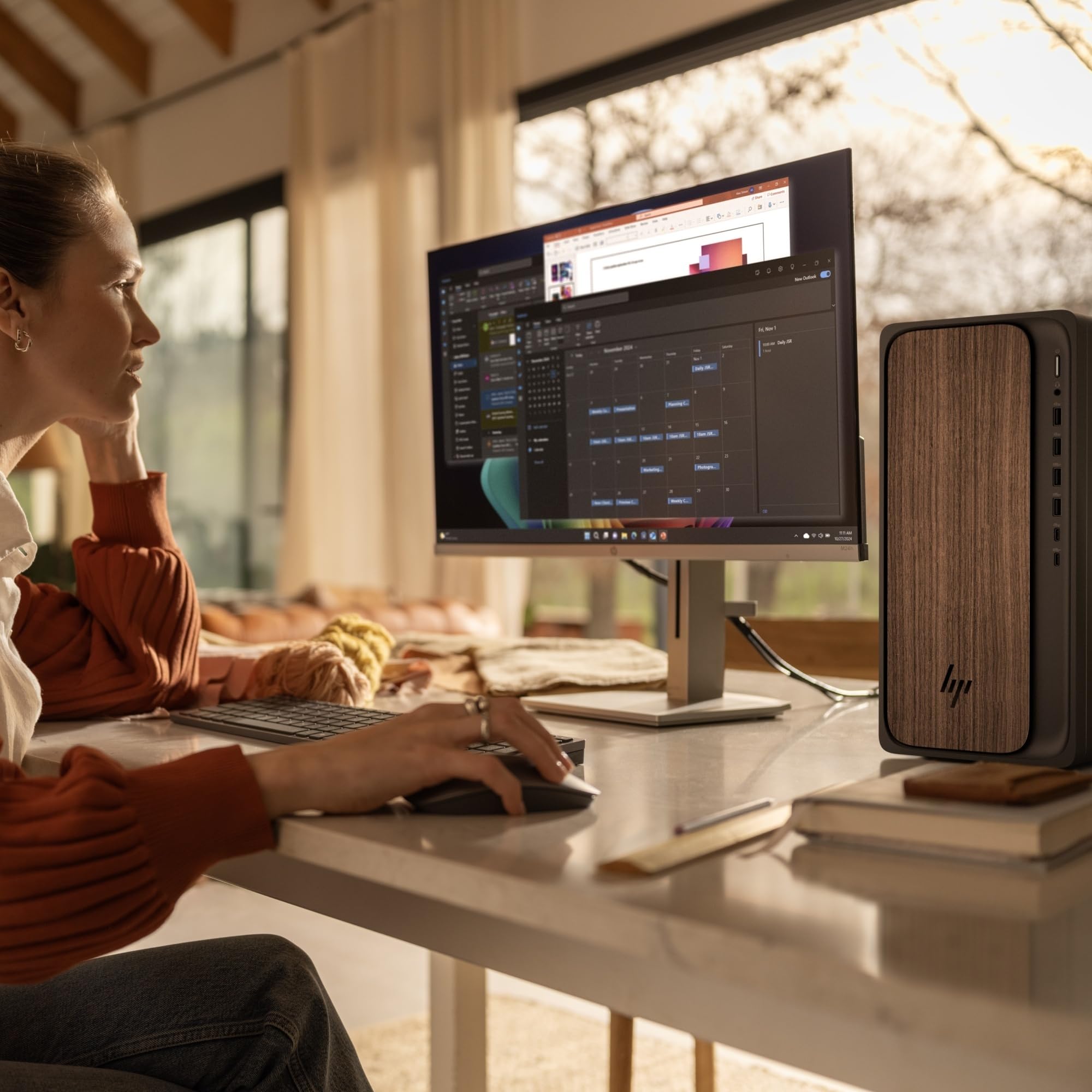 HP OmniDesk AI M03-0000sl, Desktop, Intel Core Ultra 5 processor powering Intel Evo Edition, 16GB RAM, 512GB SSD, Grafica Integrata, PSU ad Alta Efficienza, Windows 11 Home, Marrone Legno