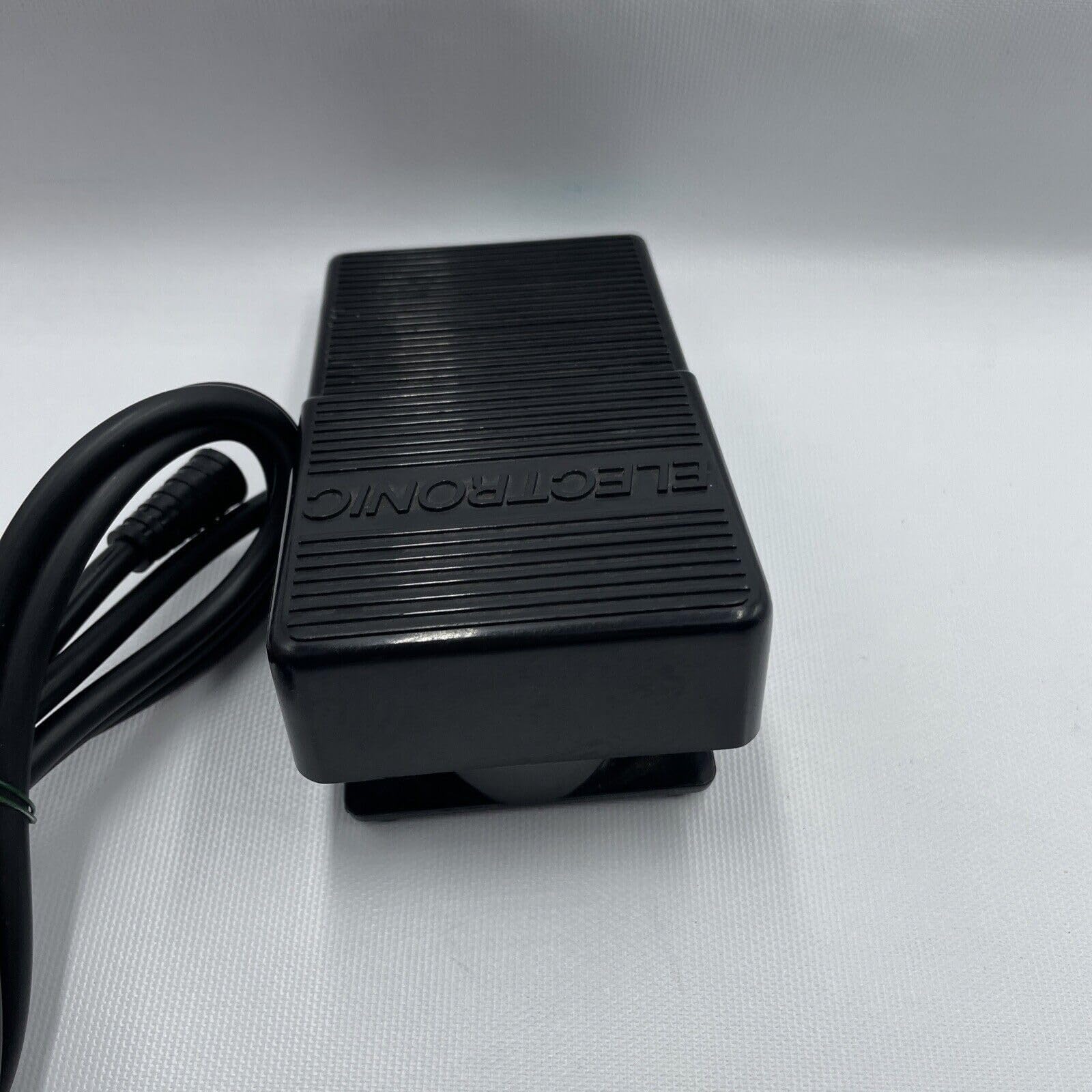 Pedal de control neumático de aire para máquinas de coser eléctricas Singer #988667-001