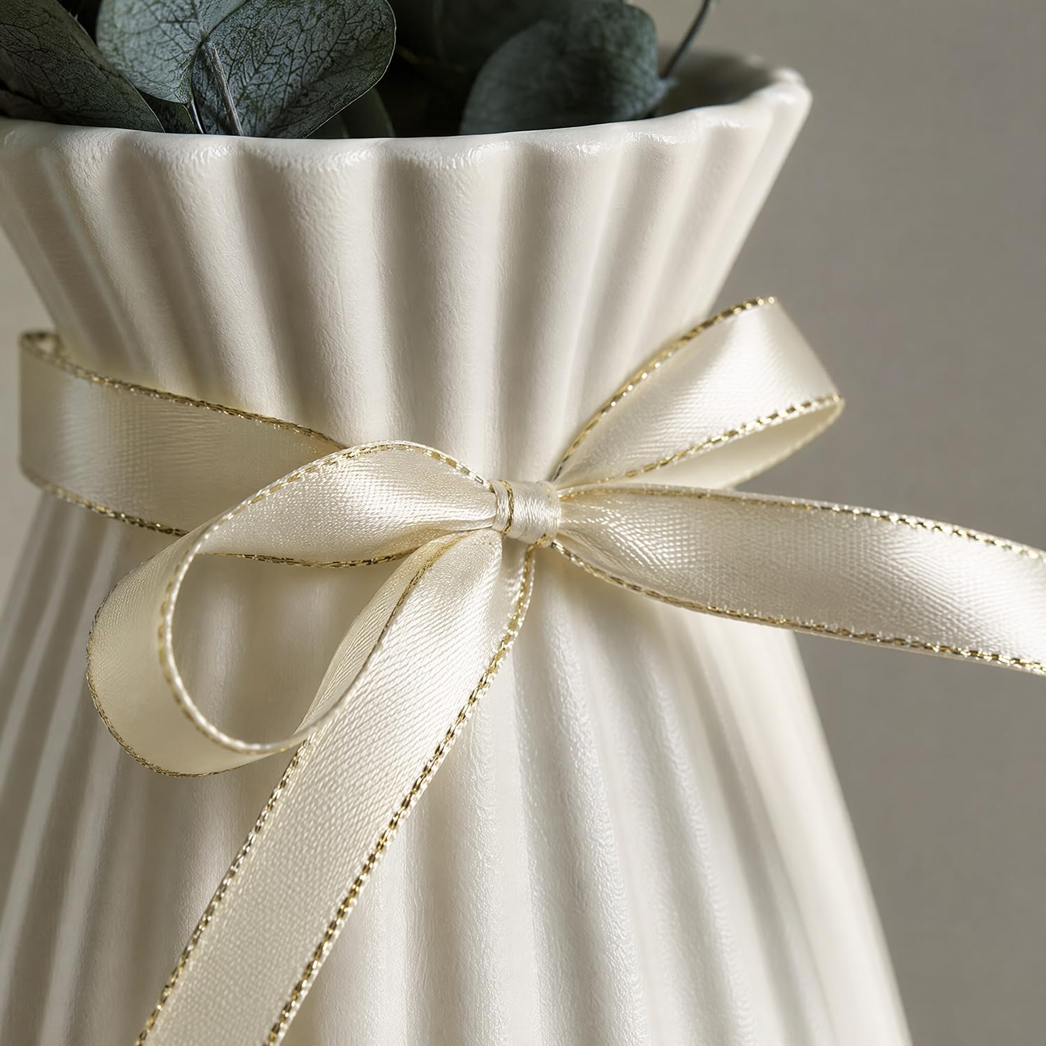 Lot de 10 véritables tiges d'eucalyptus séchées dans un vase en céramique pour décoration de douche et salle de bain, 33 cm