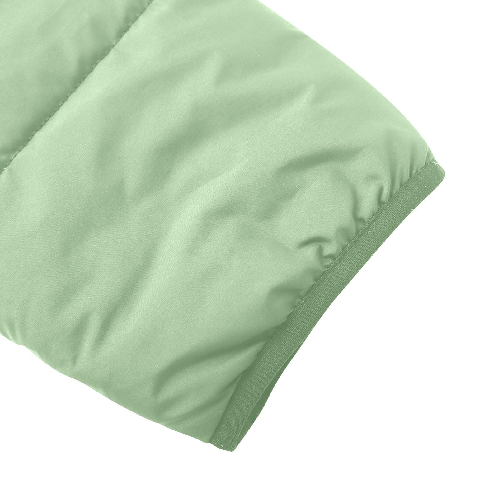 Abrigo de invierno con capucha y ribete sintético. Chaqueta aislante de gran gramaje para climas extremadamente fríos y actividades al aire libre.