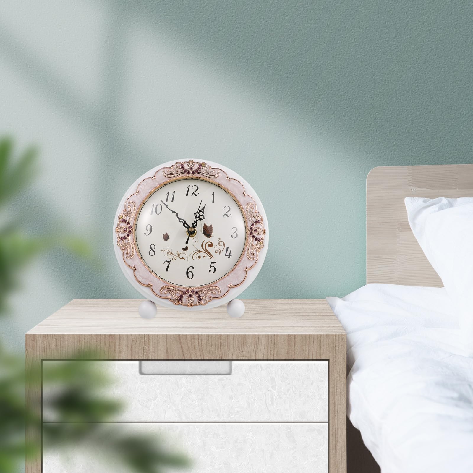 Holibanna Stilvoller Wecker im Europäischen Stil Optik Leise und Dekorativ für Küche und Wohnzimmer als Nachttischuhr mit Charmantem Design