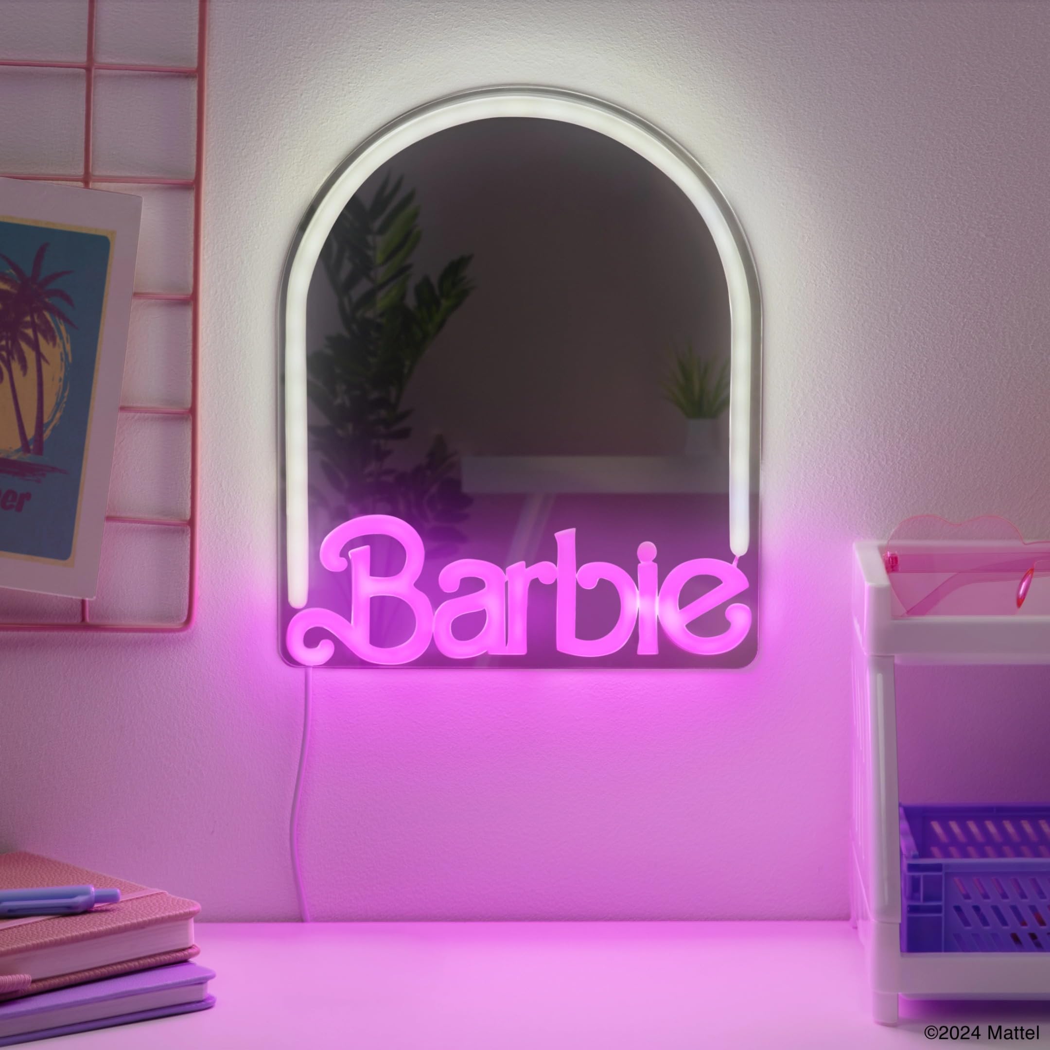 Paladone Barbie neonowe lustro ścienne LED, oficjalna licencja Mattel, dekoracja domu i sypialni, dla dziewcząt, nastolatków, kobiet, różowa lampa zasilana przez USB