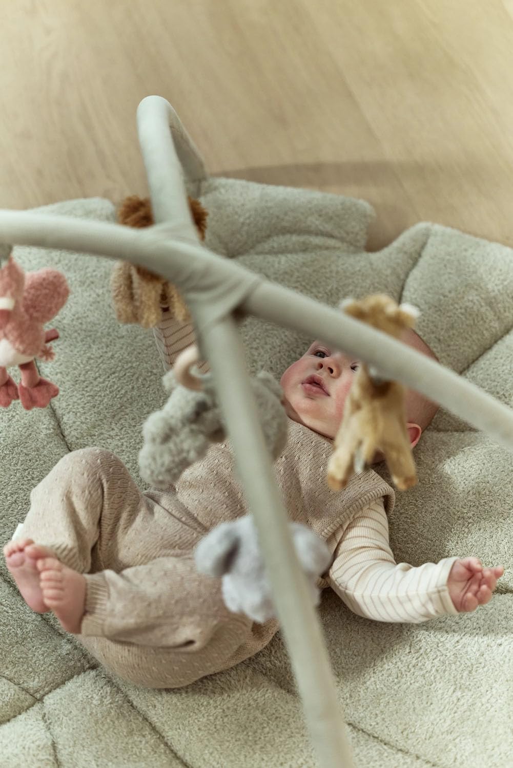 Little Dutch Krabbeldecke mit Spielbogen - Spieldecke - Activity Matte - Unisex - für Babys ab der Geburt - Safari Friends - grün