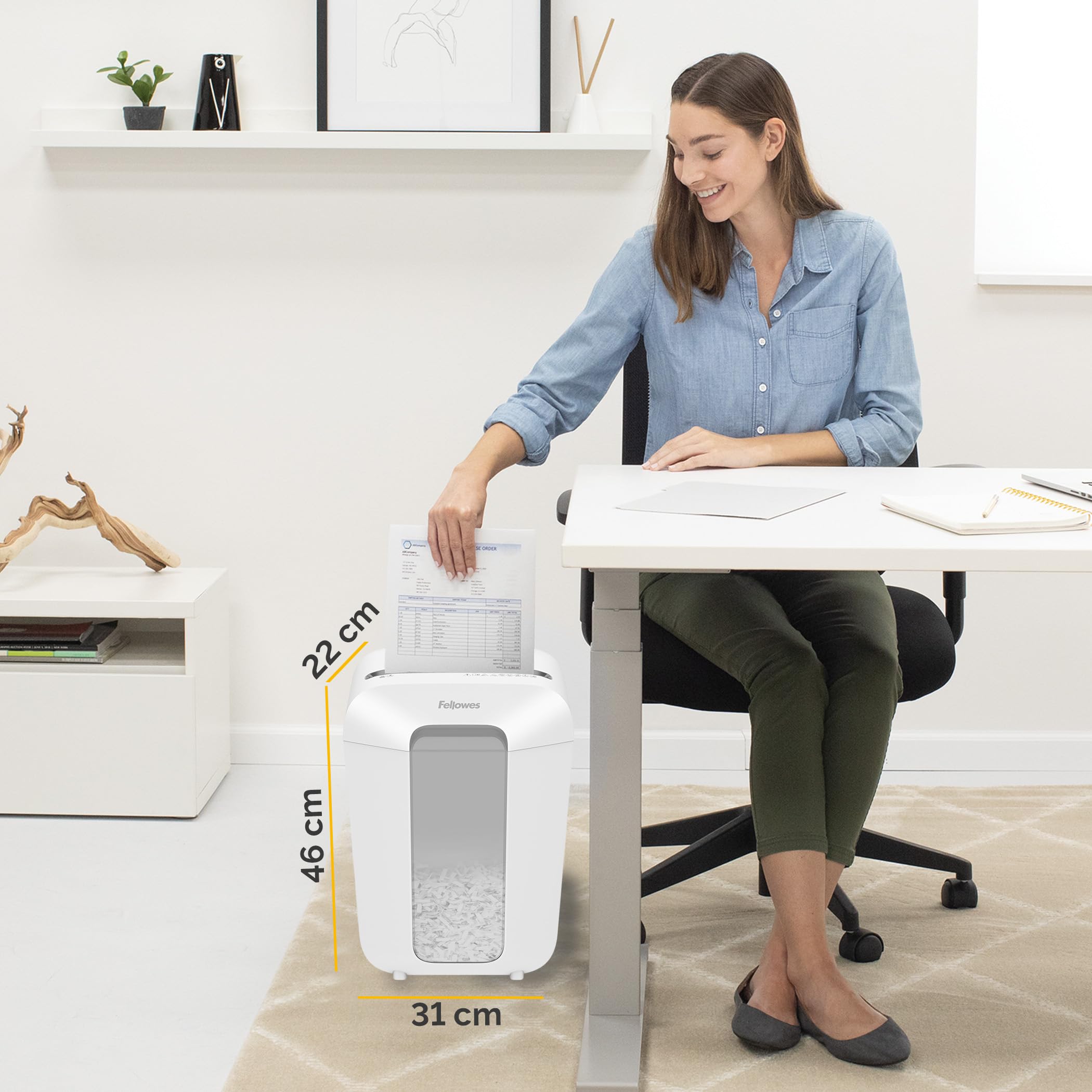 Fellowes distruggi documenti a frammento LX70, 11 fogli, per casa e piccolo ufficio, uso personale, cestino da 18 litri, distruggidocumenti con blocco di sicurezza, bianco