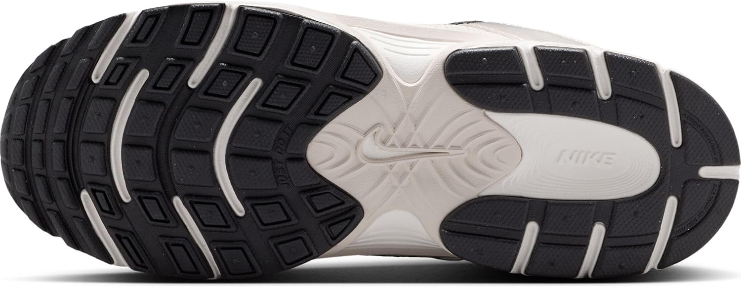 Nike Unisex-Child V5 RNR (Big Kid)