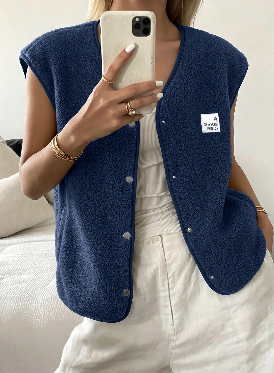 EVALESS Women's Sherpa Fleece Vest Snap Button Outerwear Top with Pockets | Hiking Sherpa Vest for Women, Fleece Sleeveless V Neck Jacket, Vacation Travel Outerwear, Warm Dressy Coats, 2026 Trendy Top