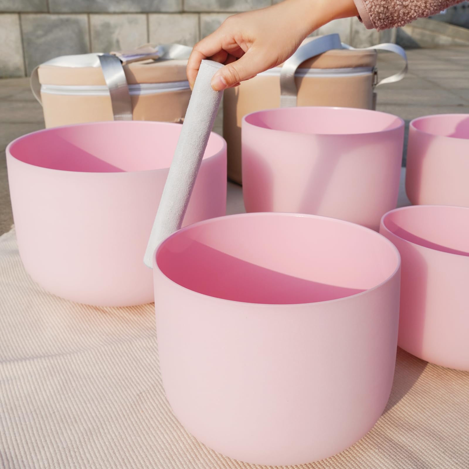 Hye-eun Pink Crystal Singing Bowls Set, 432hz Quartz Frosted Sound Bowl set of 7pcs with Carrying Case for Yoga Sound Healing Instruments