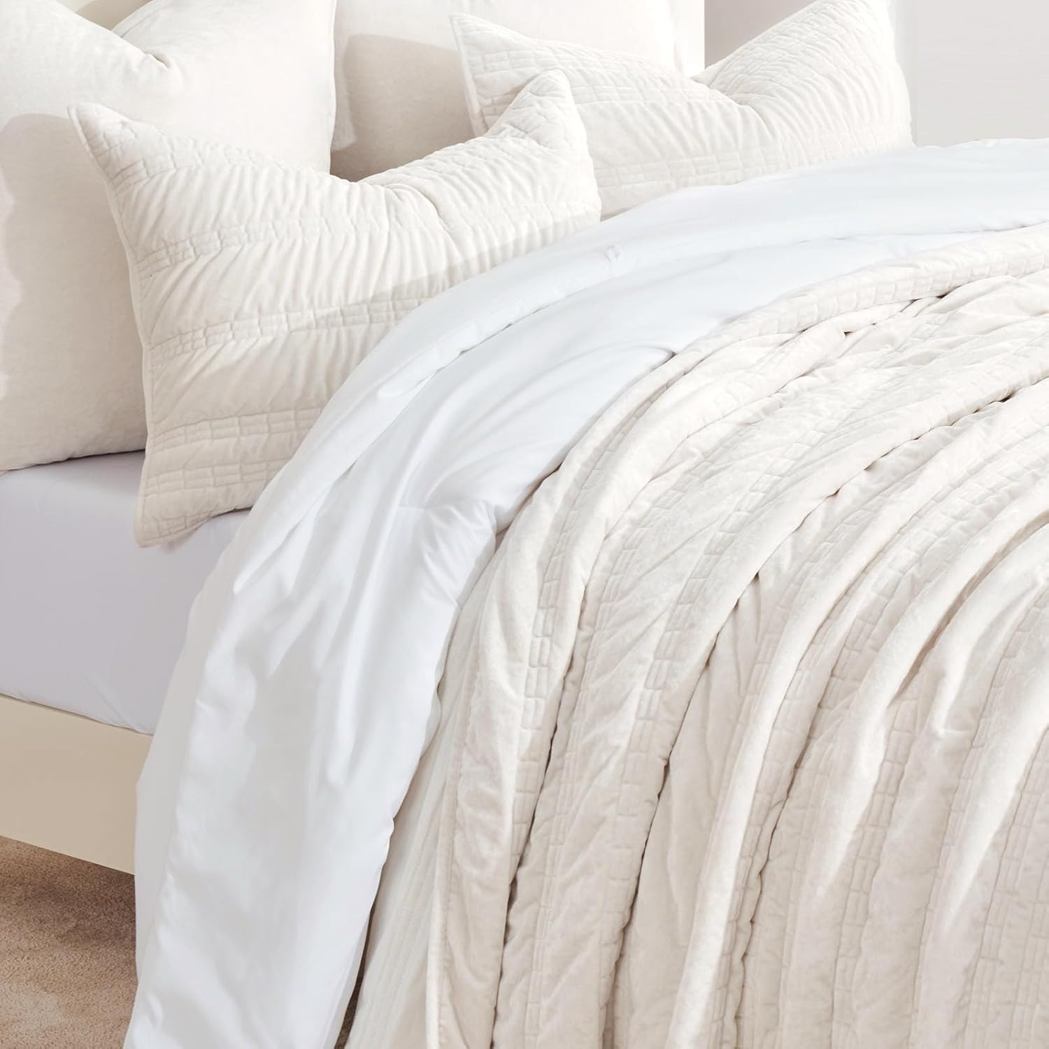 EVERGRACE Luxury Ruched Velvet Quilt King Size, Ultra Soft Bedspread Coverlet Set, Lightweight Velvet Comforter, Quilted Bedding Cover with 2 Matching Shams for All Season, Ivory White - Image 4