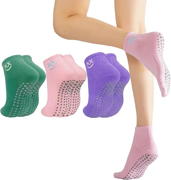 LucFoxsy Cute Pilates Socks with Grips for Women Non Slip Cute Grippy Socks Yoga Socks for Barre 3 Pairs