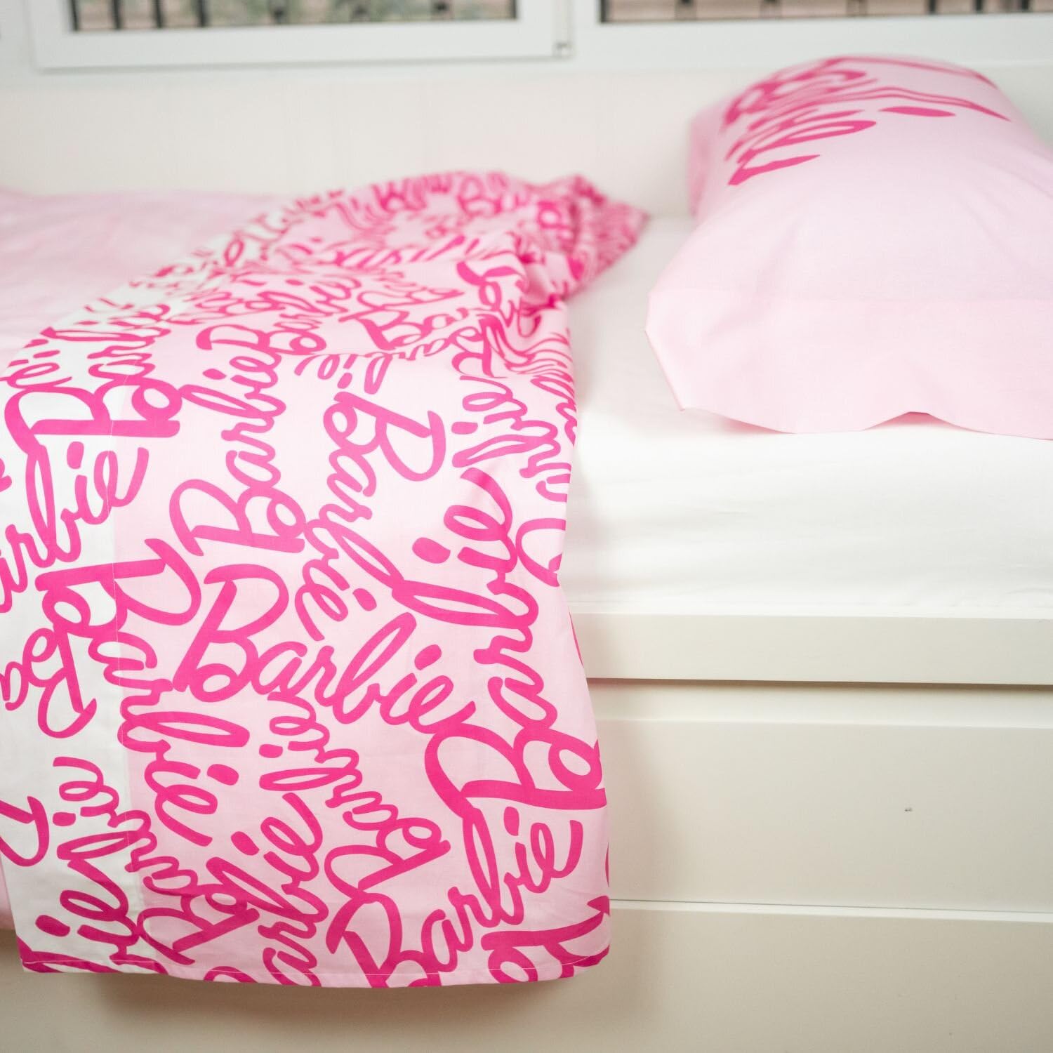 Burrito Blanco | Juego de Sábanas Barbie 100% Algodón Cama 90 Rosa | 3 Piezas: Bajera, Encimera y Funda Almohada | 144 Hilos | Tacto Suave | Larga Duración | Fácil Planchado | Apto Secadora