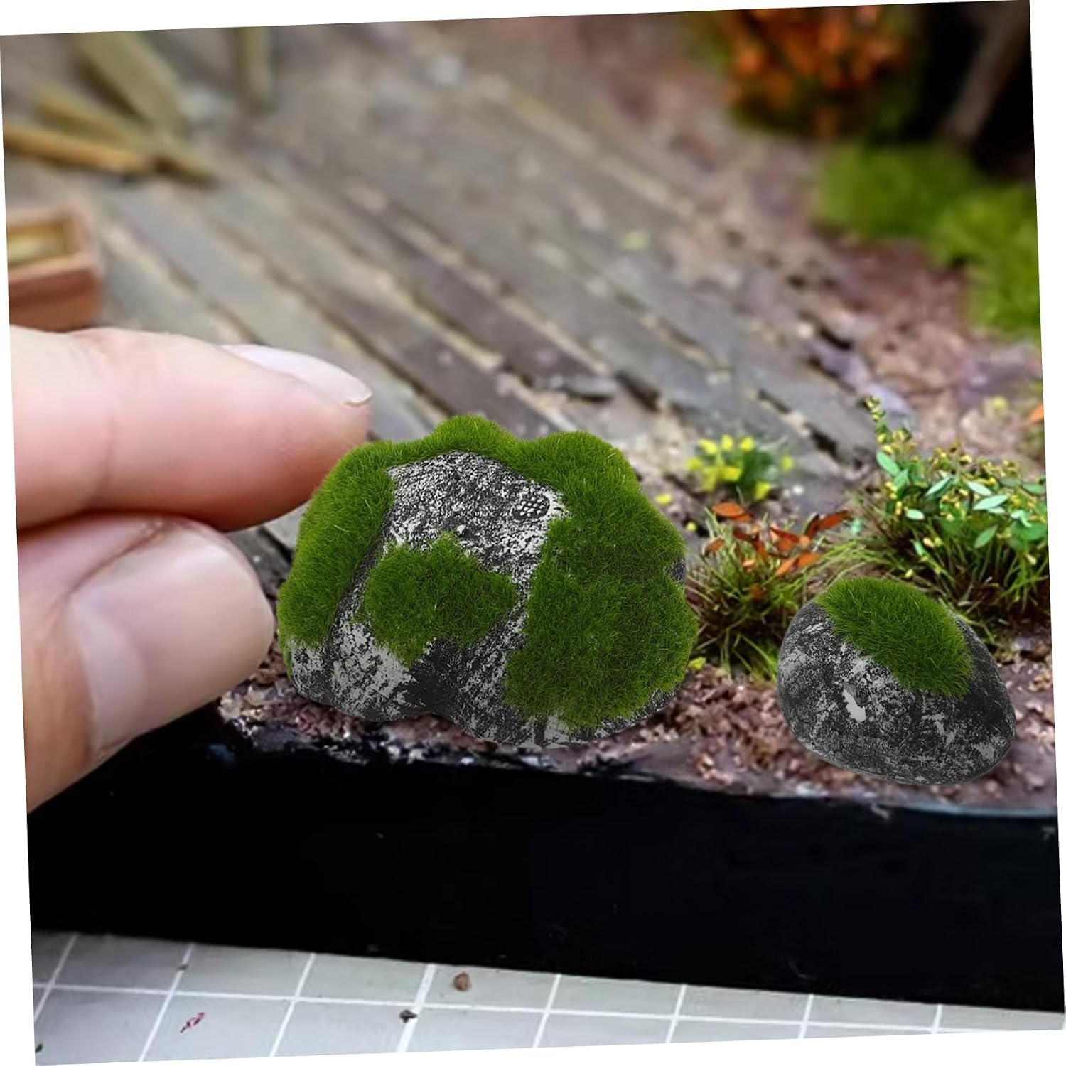 ORFOFE 1set Artificial Moss Rocks of Faux Moss Covered Stones for Floral Arrangements Garden Decor and Landscaping Realistic Appearance Easy Maintenance
