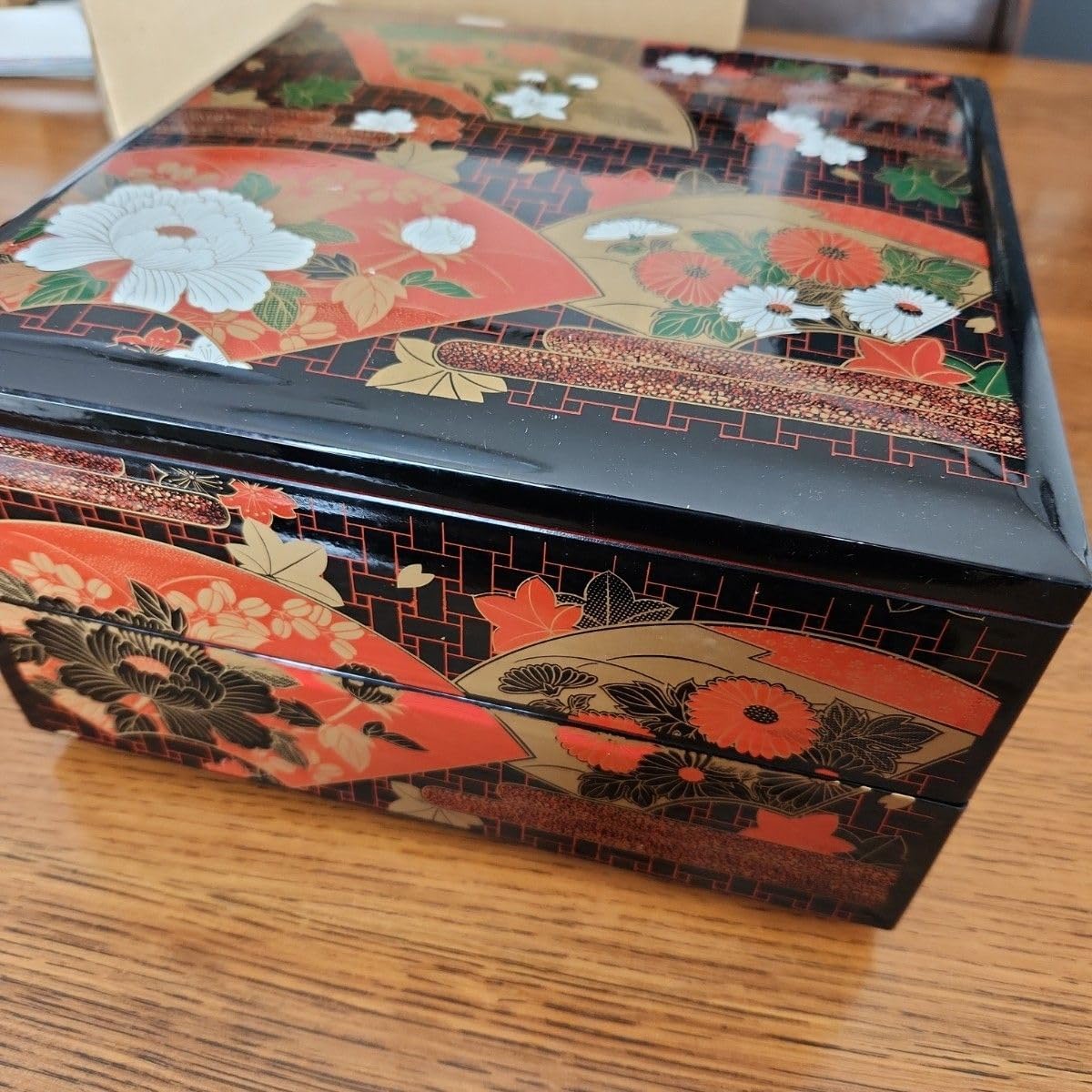 プラチナ牡丹彫 文庫 A4サイズ 黒 漆塗り・木製 12-13205 漆器の井助 大きめサイズ 重箱 漆塗り 牡丹 扇子柄