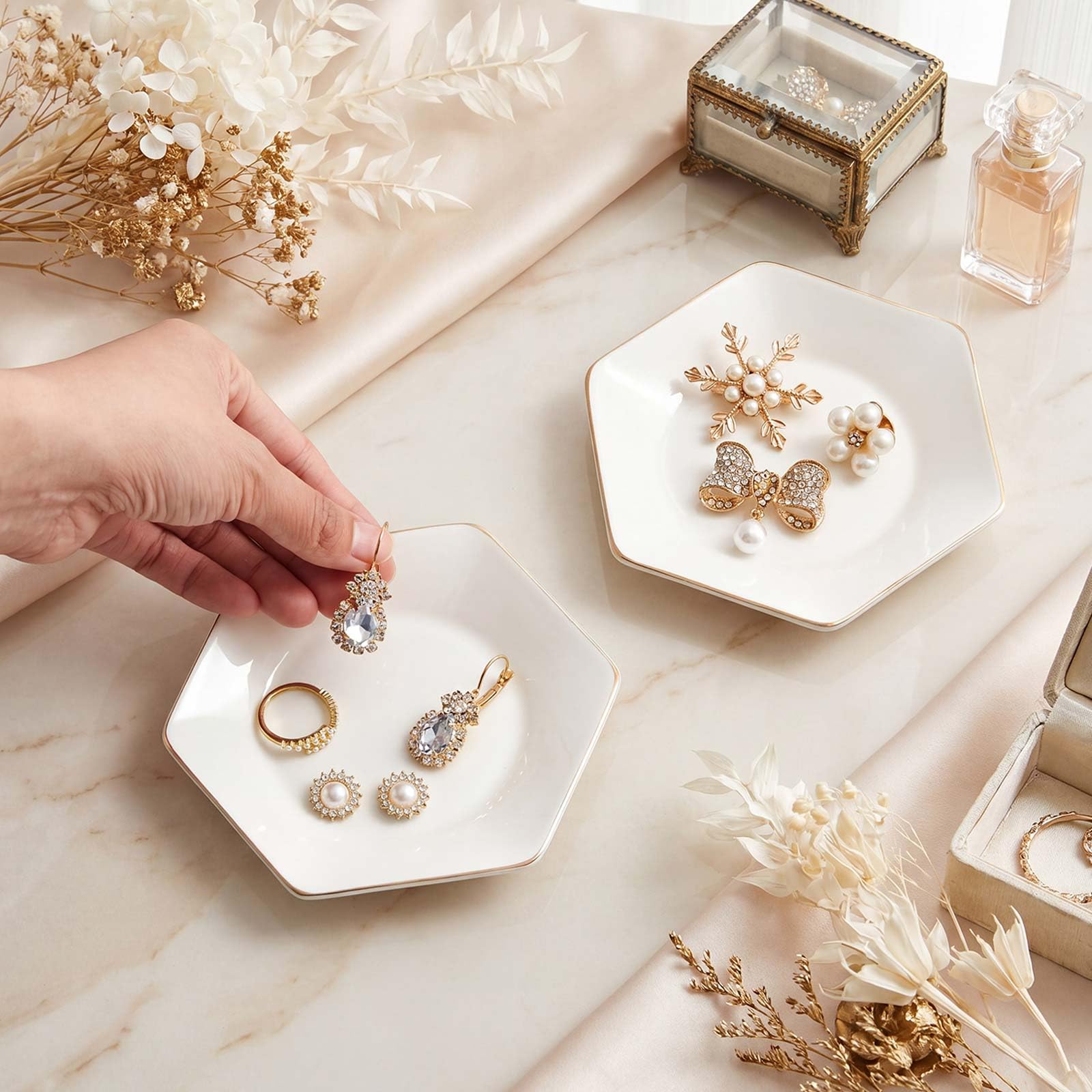 Sinmoe Set di Pittura Ceramica DIY 2 Piatti in Ceramica Vassoio da Portata Bianco 12 Penne in Porcellana per Lavastoviglie 2 Espositori e 1 Scatola Regalo per Pasqua Coppie Amici Famiglie (Esagonale)