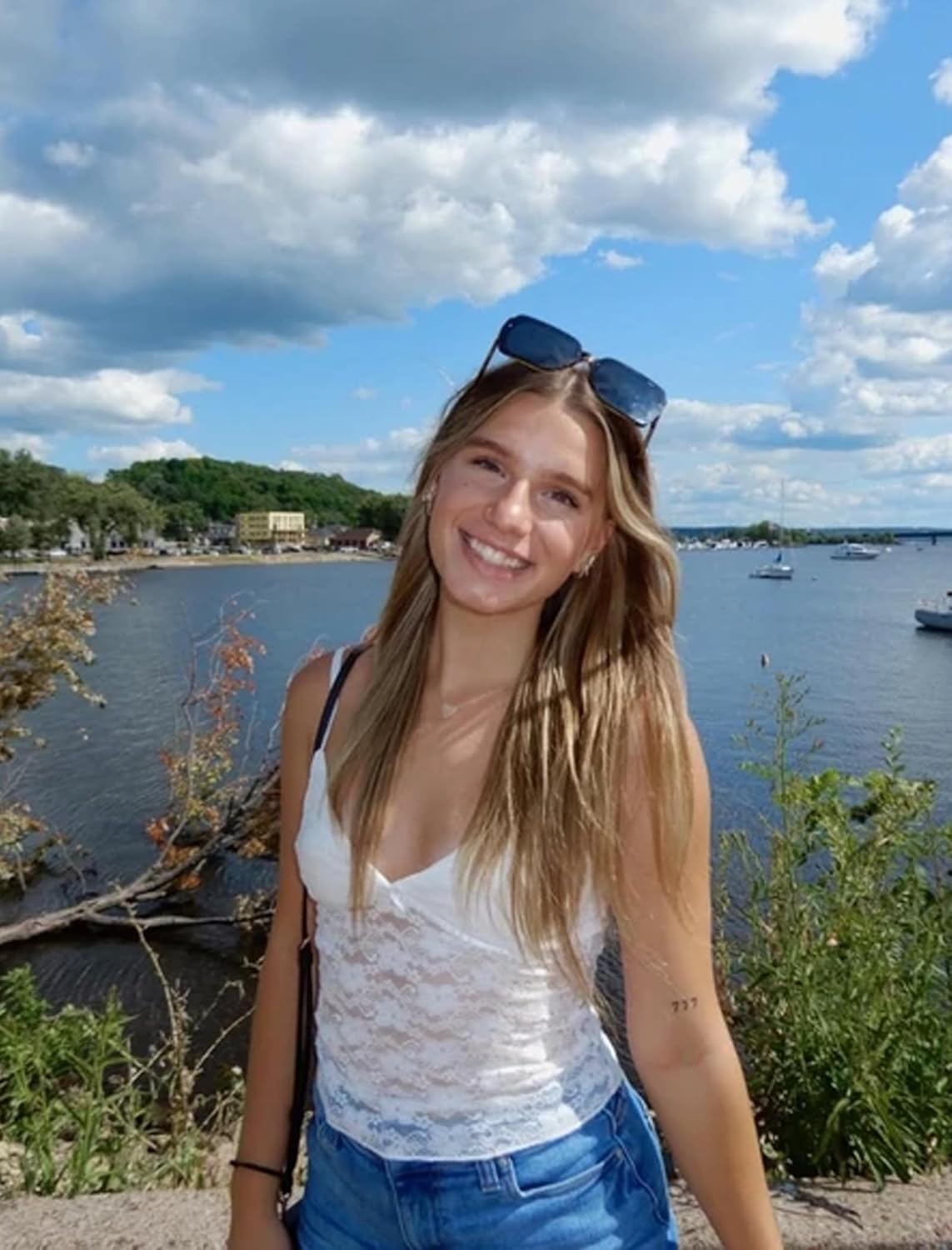 Avidlove Lace Tops for Women V Neck Camisole Top Sleeveless Y2k Tank Going Out Outfits 2025 Trendy - Image 3