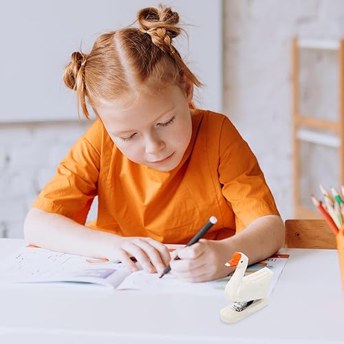 Miniatura 7 de Operitacx Grapadora de animales de madera, costura de escritorio con forma de pato, mini grapadora de escritorio, escultura de estatua de talla de