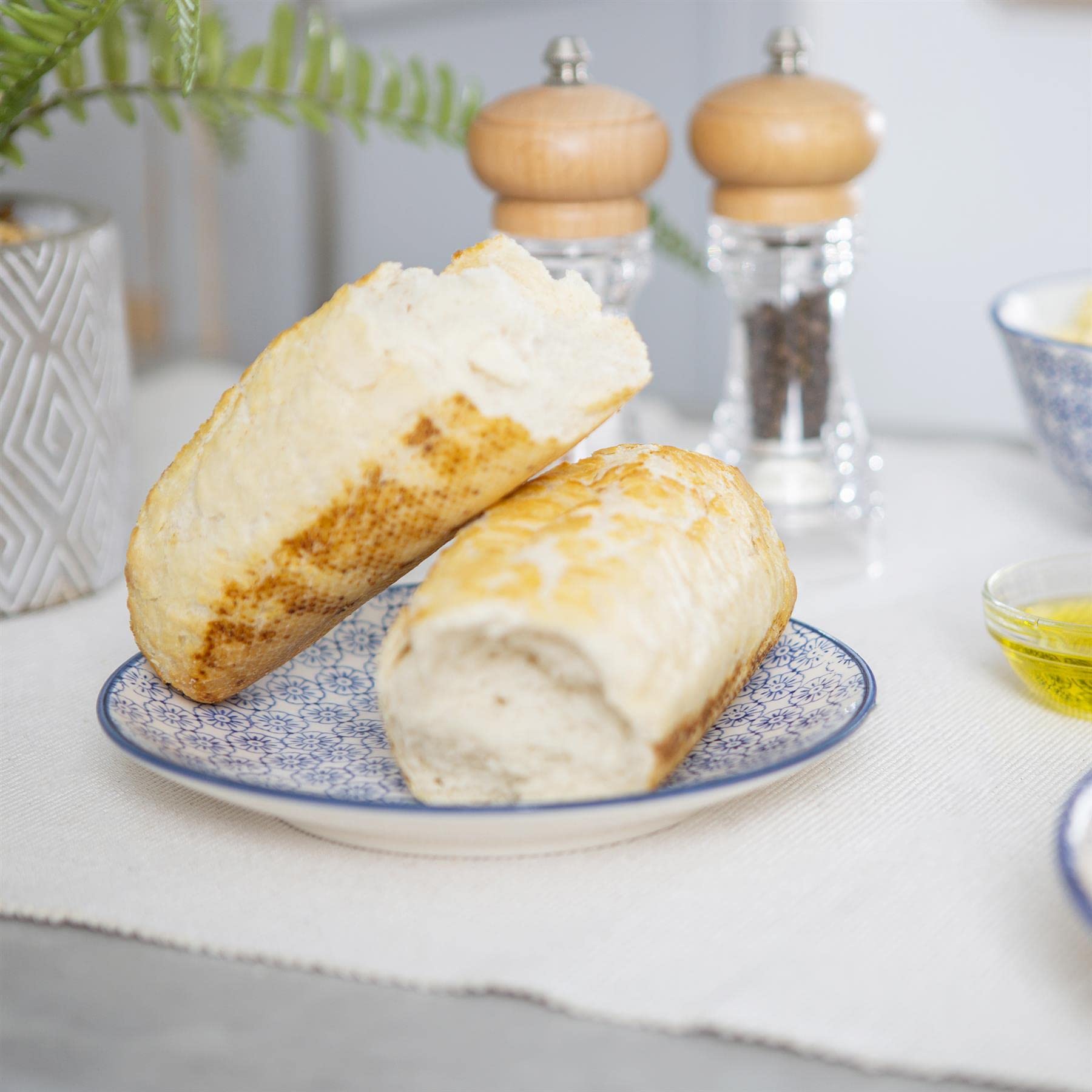 Nicola Spring Assiettes latérales imprimées à la main - 18 cm - Marine - Paquet de 6 - Assiettes à manger décoratives en porcelaine à motifs pour collations, entrées, dîner, dessert
