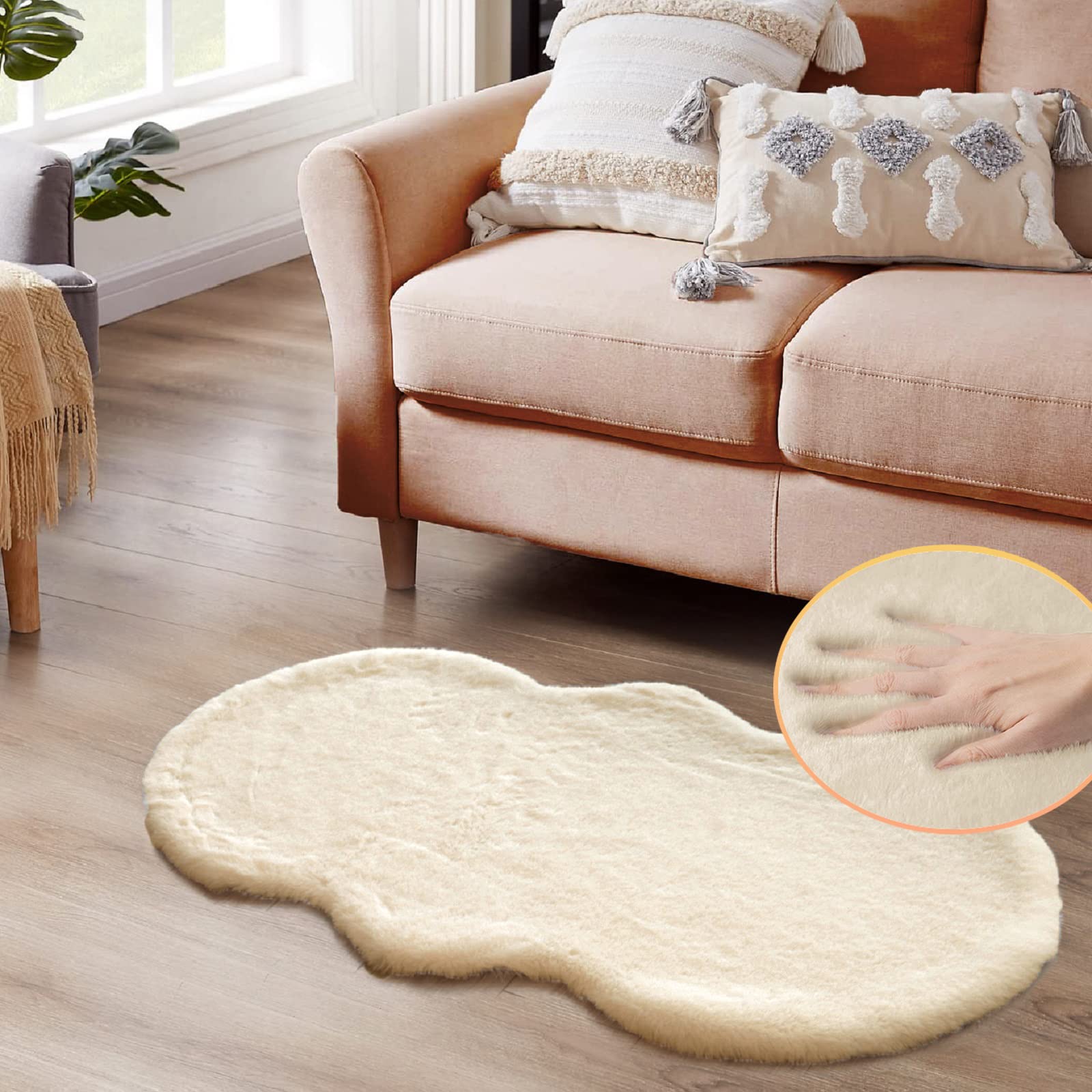 ORINOVA Teppich Schlafzimmer Beige Flauschig 60x120 cm Fellteppich Kunstfell Teppich Weich Wohnzimmer Waschbar Fellform