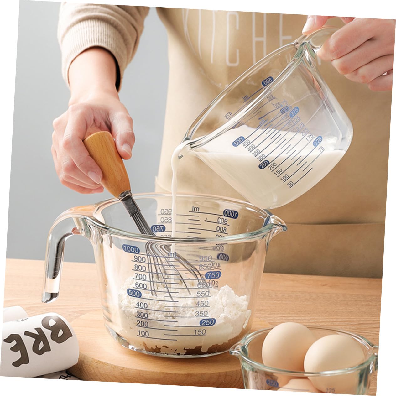Hitzebeständiger Glasmessbecher mit Skala und Ausguss Transparenter Küchen messzylinder aus Hochwertigem Glas zum Backen und Abmessen von Flüssigkeiten