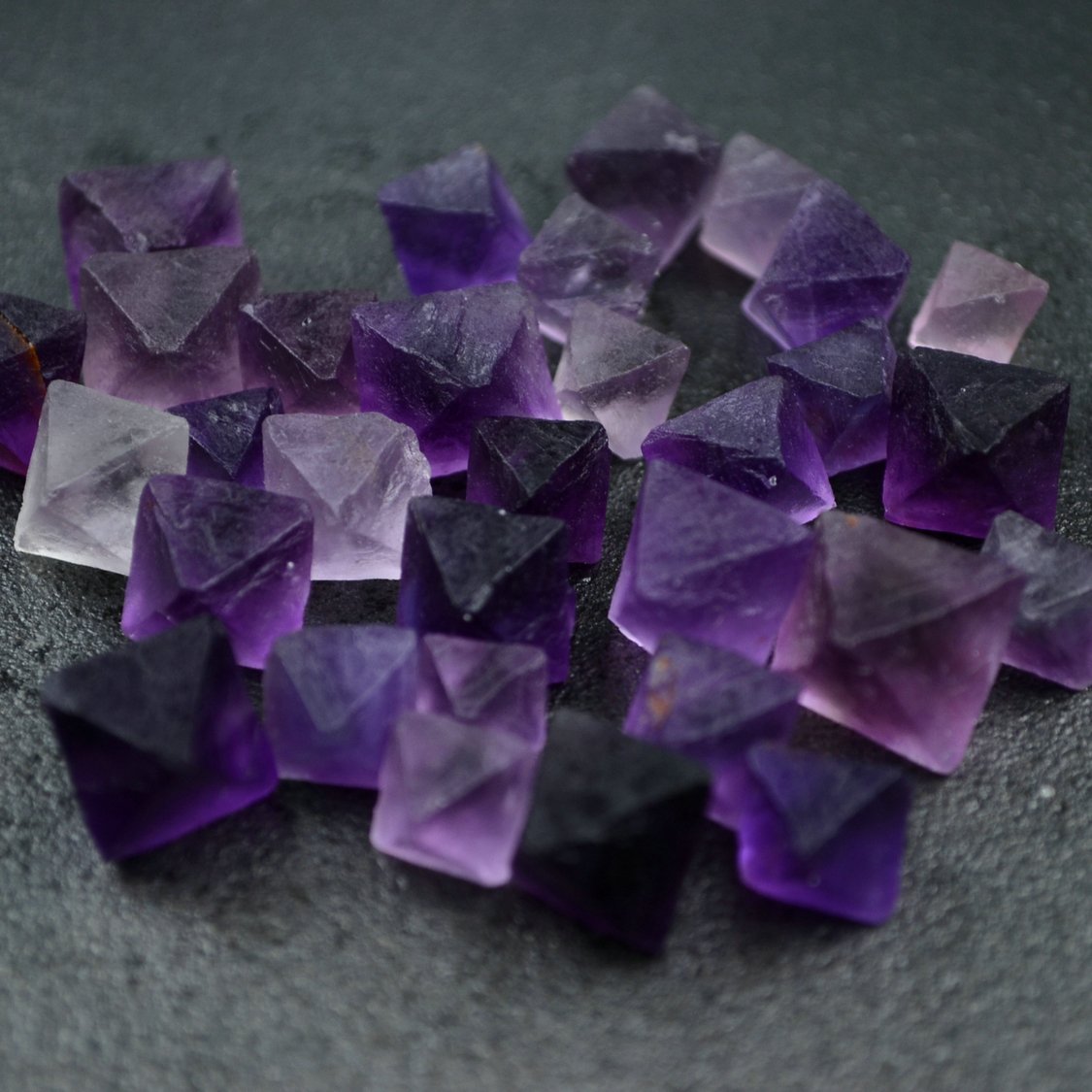 10 Pcs Purple Fluorite Octahedron Undrilled, Healing Crystals and Stones, Fluorspar, Fluorite to Wire wrap, Natural Stones & Minerals