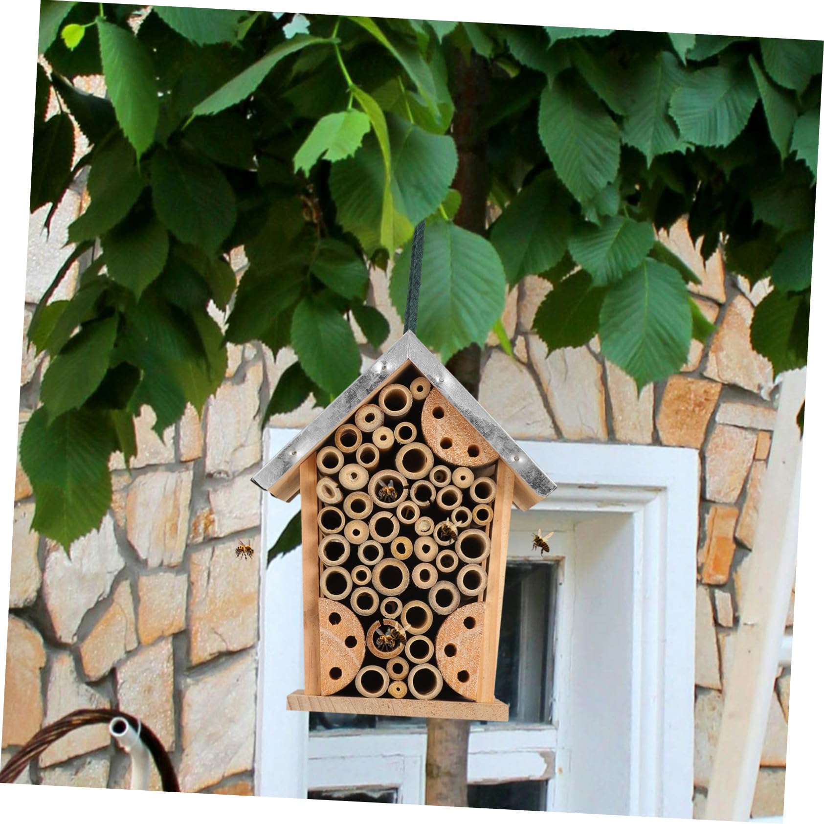 Hängendes Bienen und Schmetterlingshaus für Garten, Holz Eisen | Multifunktionales Insektenhotel, Dekorative Outdoor Dekoration, Wasserfeste Eisenkonstruktion, Geräumig und Komfortabel