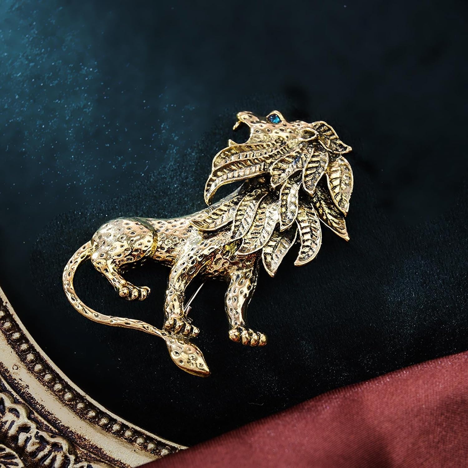 Gold Lion Brooch Pin Green Crystal Eye Lion Brooch Vintage Lion Animal Lapel Pin Cartoon Lion King Pin Corsage Badges Cool Jewelry for Women Men - Image 3