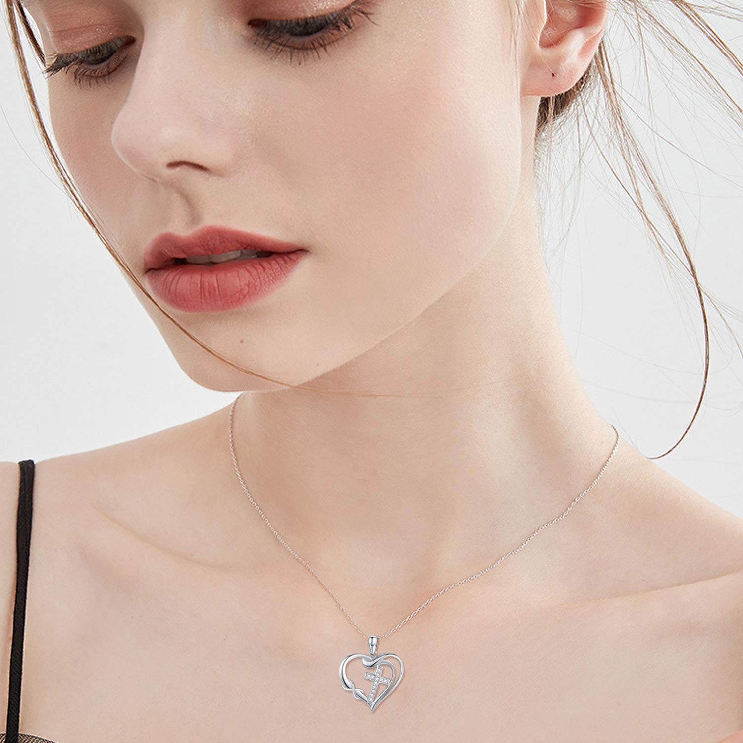 925 Sterling Silber Herz Kreuz Anhänger Halskette Faith CroSH Schmuck für Damen und Herren Perfektes religiöses Geschenk für Damen und Mädchen