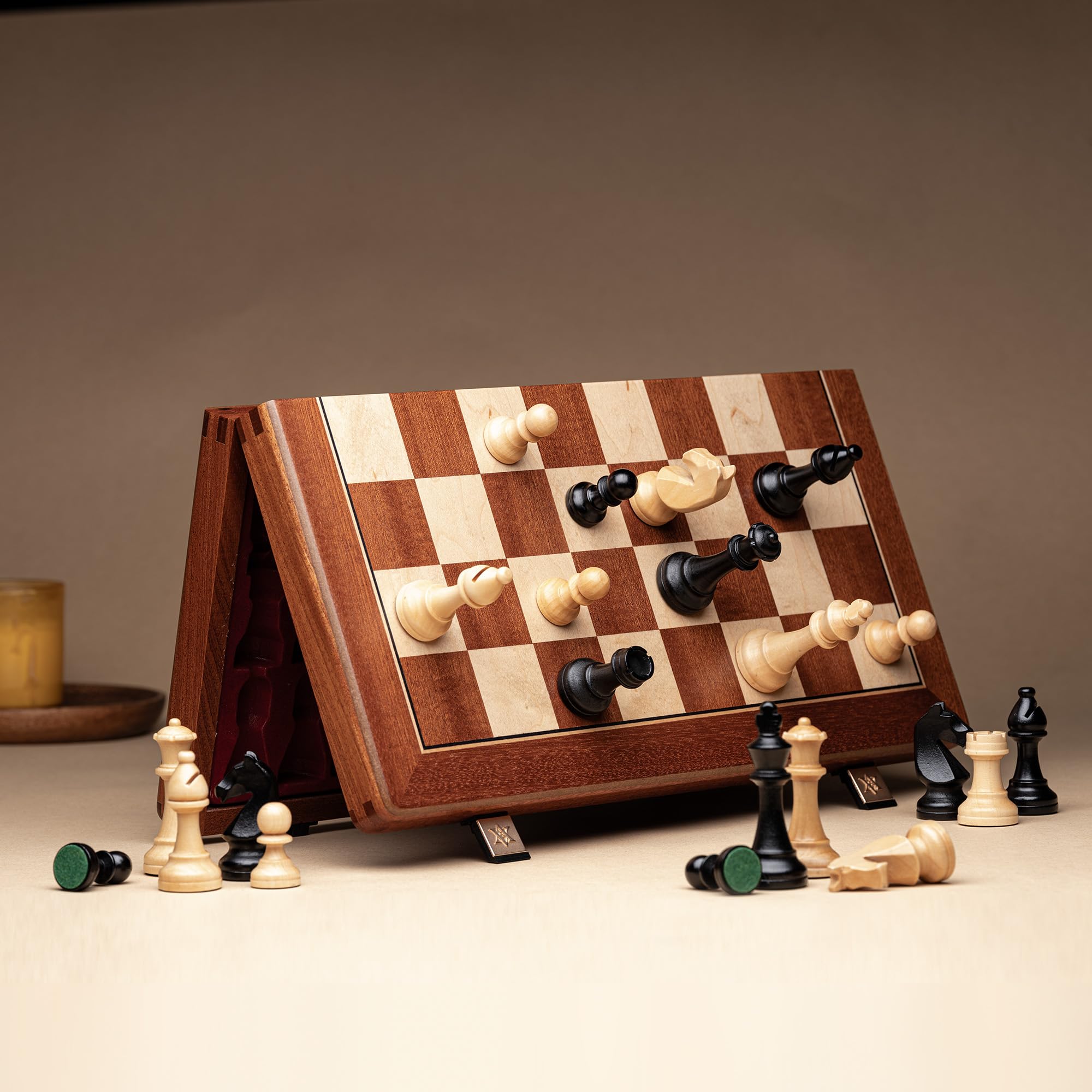 A&A Premium Natur-Mahagoni Klappbares Schachset, mit 38 cm Brett & 7,6 cm Königshöhe Staunton-Schachfiguren, Includes 2 Extra Queens and Einer Aufbewahrungstasche