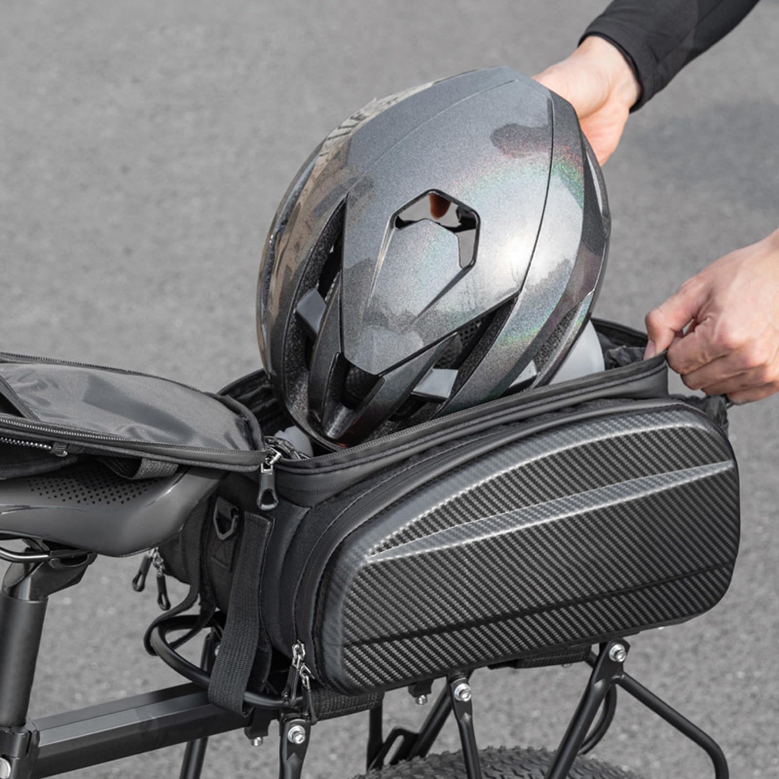 Borse da Sella per Bici Portapacchi Posteriore Resistente EVA Poliestere Mountain Riding Baule per Bici da Viaggio Borsa da Sella Portapacchi con Riflettore per Avventure all'Aria (Nero 31L