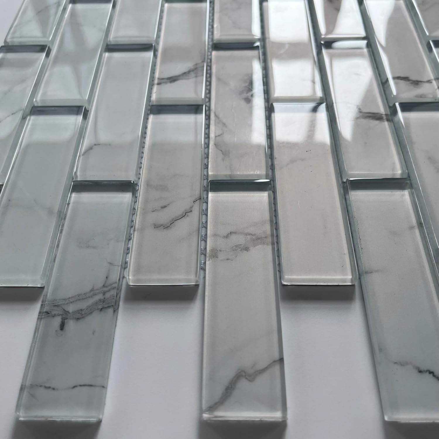 Premium White Carrara Stone Look Glass Backsplash Tile for Kitchen Backsplash, Interlocking Strip Wall Tile for Bathroom, Fireplace (Pack of 5 Sheets)