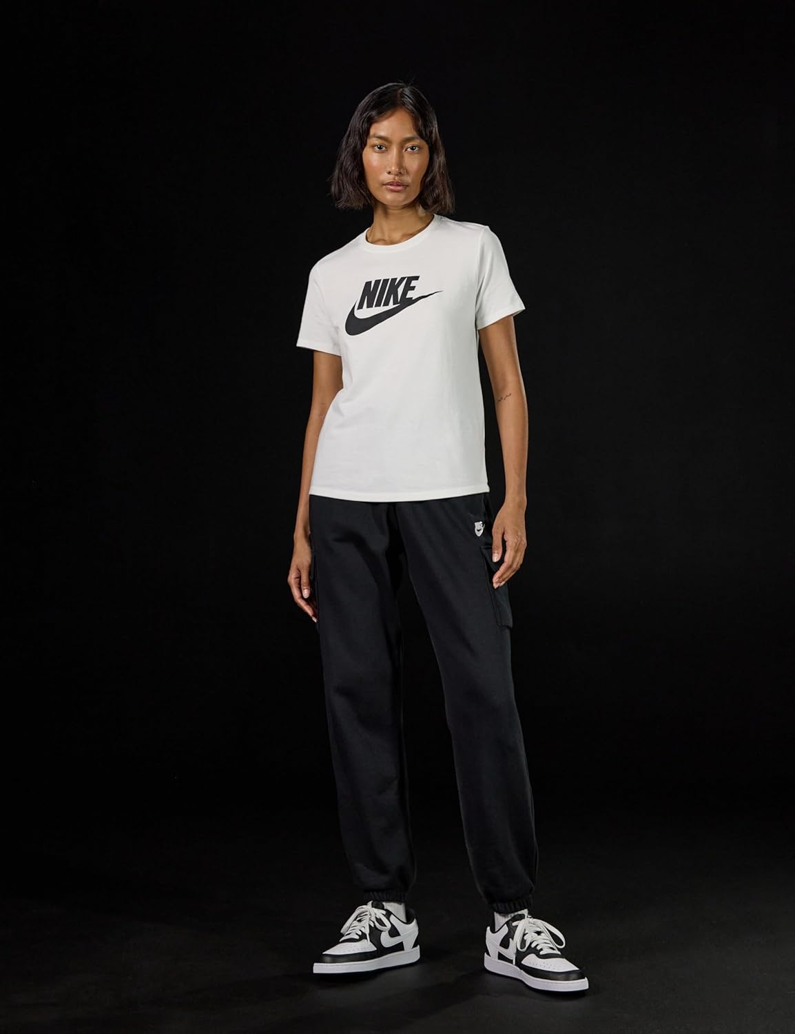 Nike Women's Sportswear Club Fleece Mid-Rise Oversized Cargo Sweatpants - Image 6