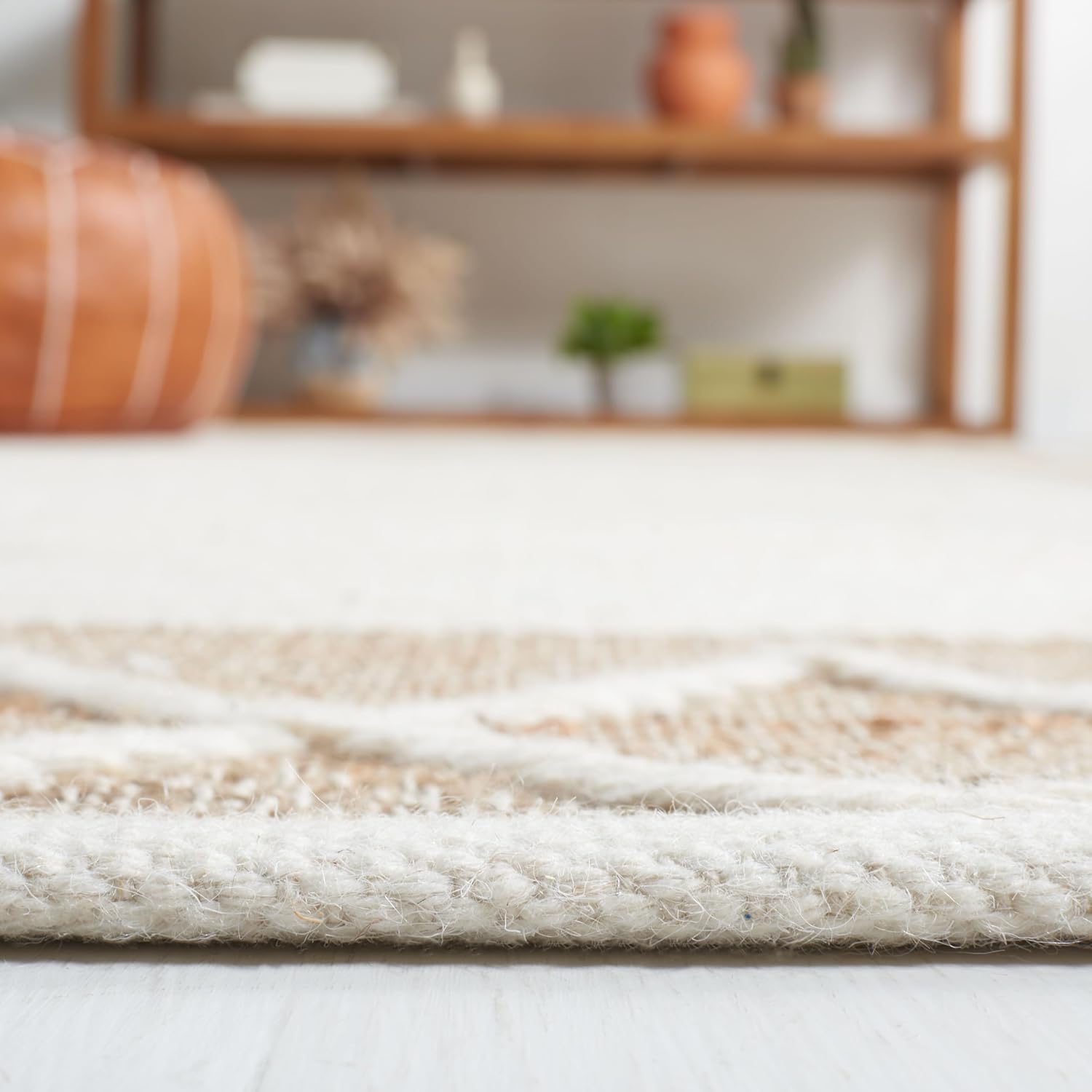 SAFAVIEH Area Rug 8x10 - Natural Fiber Collection - Large - Natural & Ivory, Handmade Wool & Jute, Farmhouse Style, Ideal for Living Room, Bedroom, Dining Space (NFB279A)