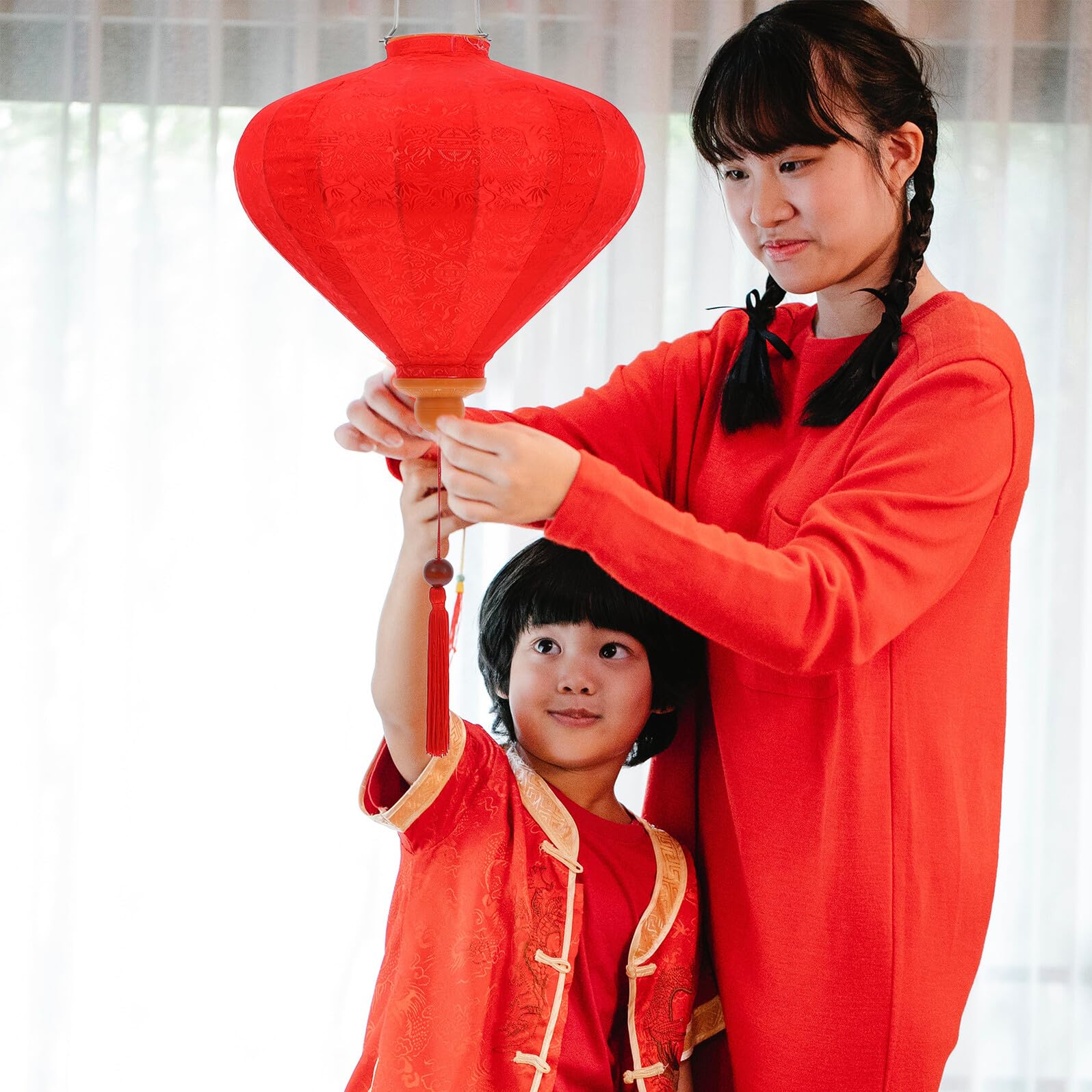 DOITOOL Lanterna Vietnamita in Plastica di Seta Rossa a Forma di Diamante Struttura Stabile e Design Unico per Decorazioni di Matrimoni e Feste