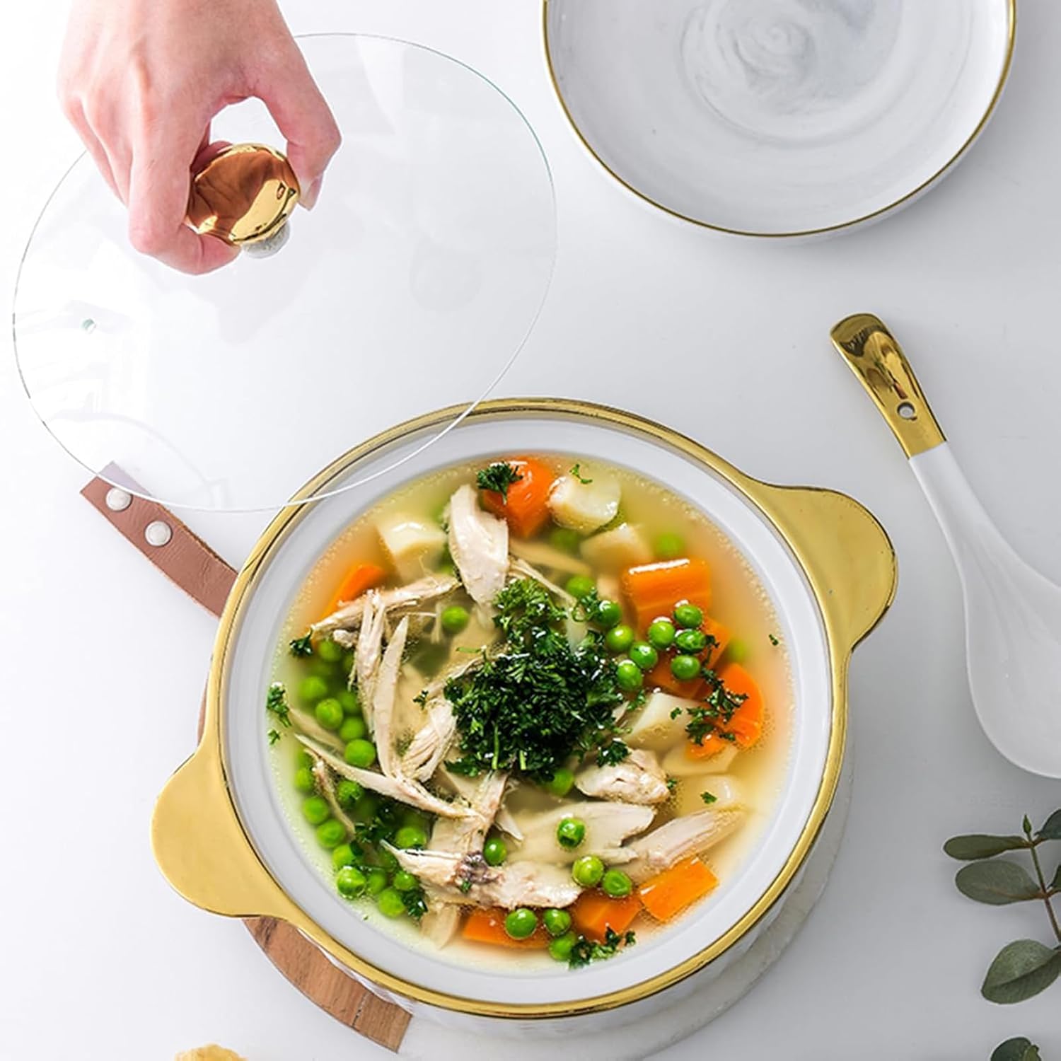Ceramic Soup Tureen with Glass Lid, Large Capacity Serving Soup Bowl with Spoon, White Porcelain Round Soup Bowls with Gold Design Round Bowl for Home Kitchen Restaurant,White